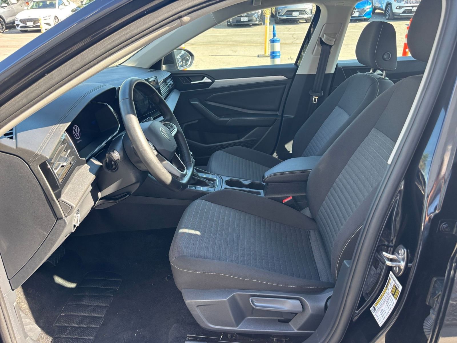 Thumbnail: 2025 Volkswagen Jetta - 27