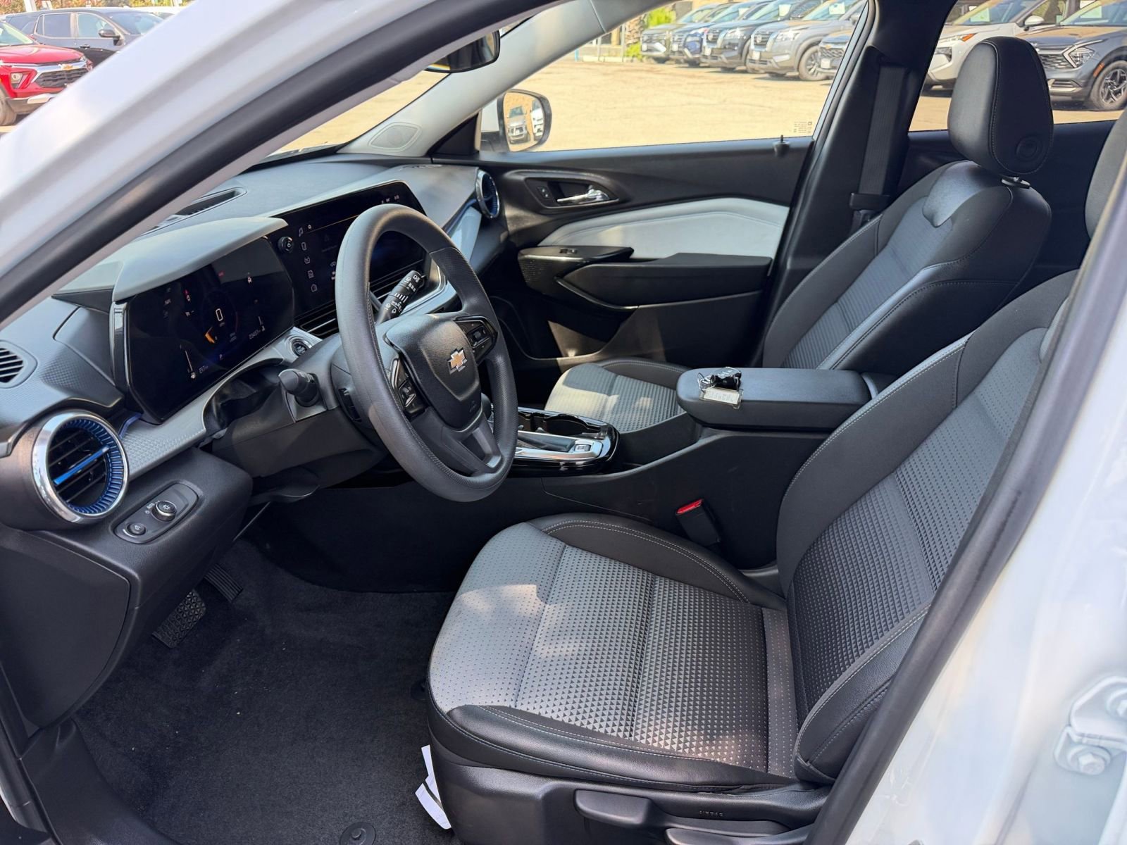 Thumbnail: 2025 Chevrolet Trax - 25