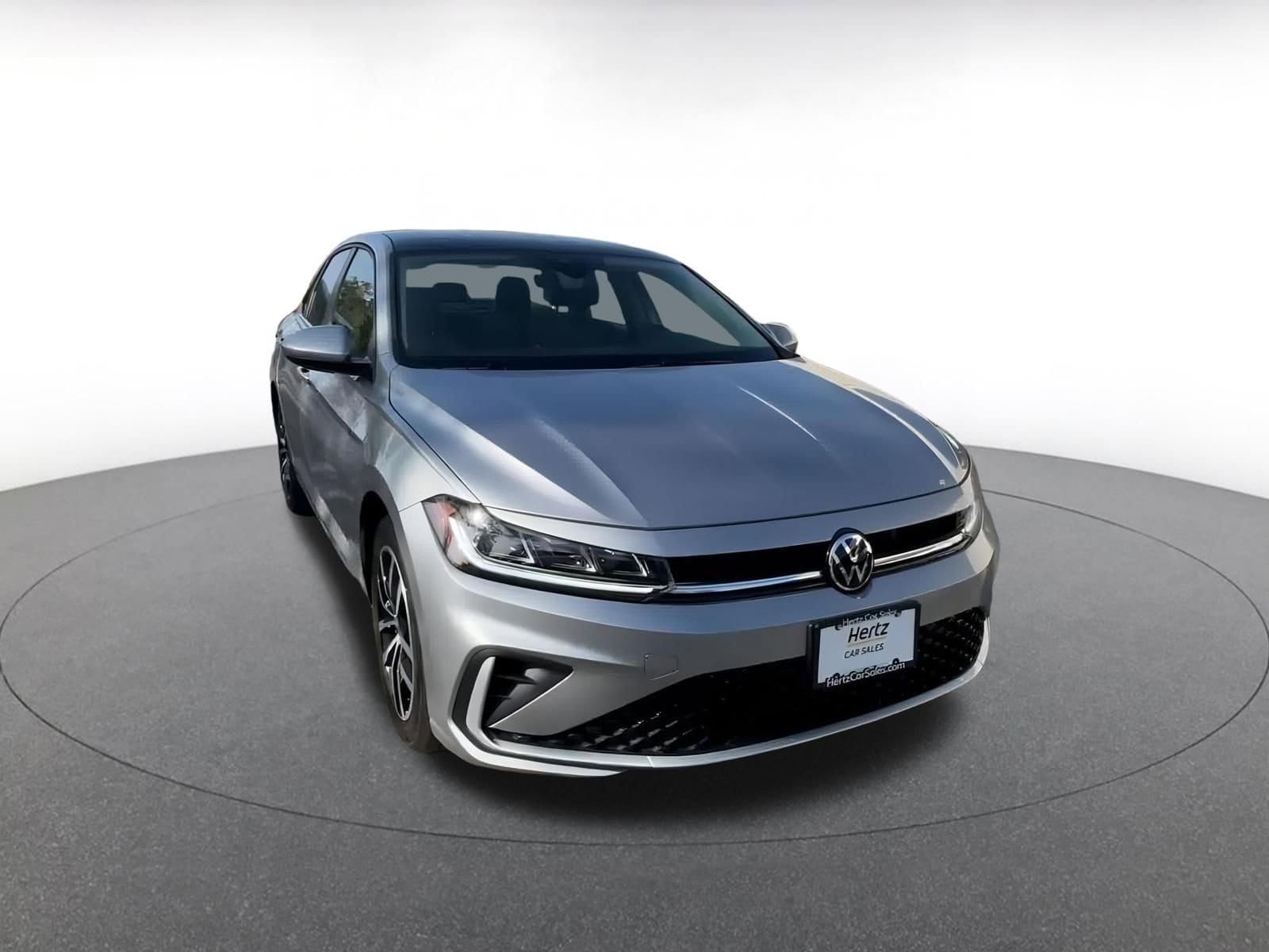 Thumbnail: 2025 Volkswagen Jetta - 3