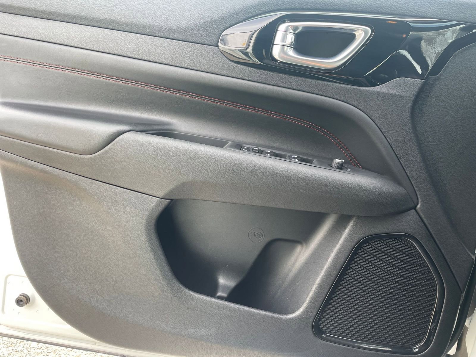 Thumbnail: 2025 Jeep Compass - 18