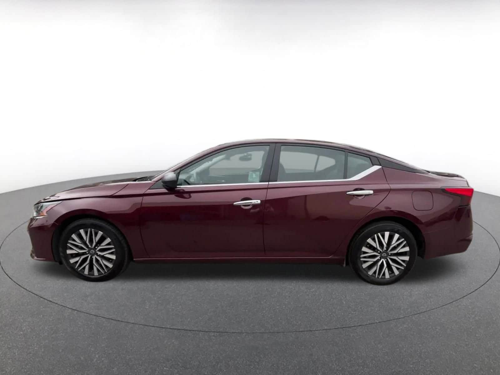 Thumbnail: 2024 Nissan Altima - 9
