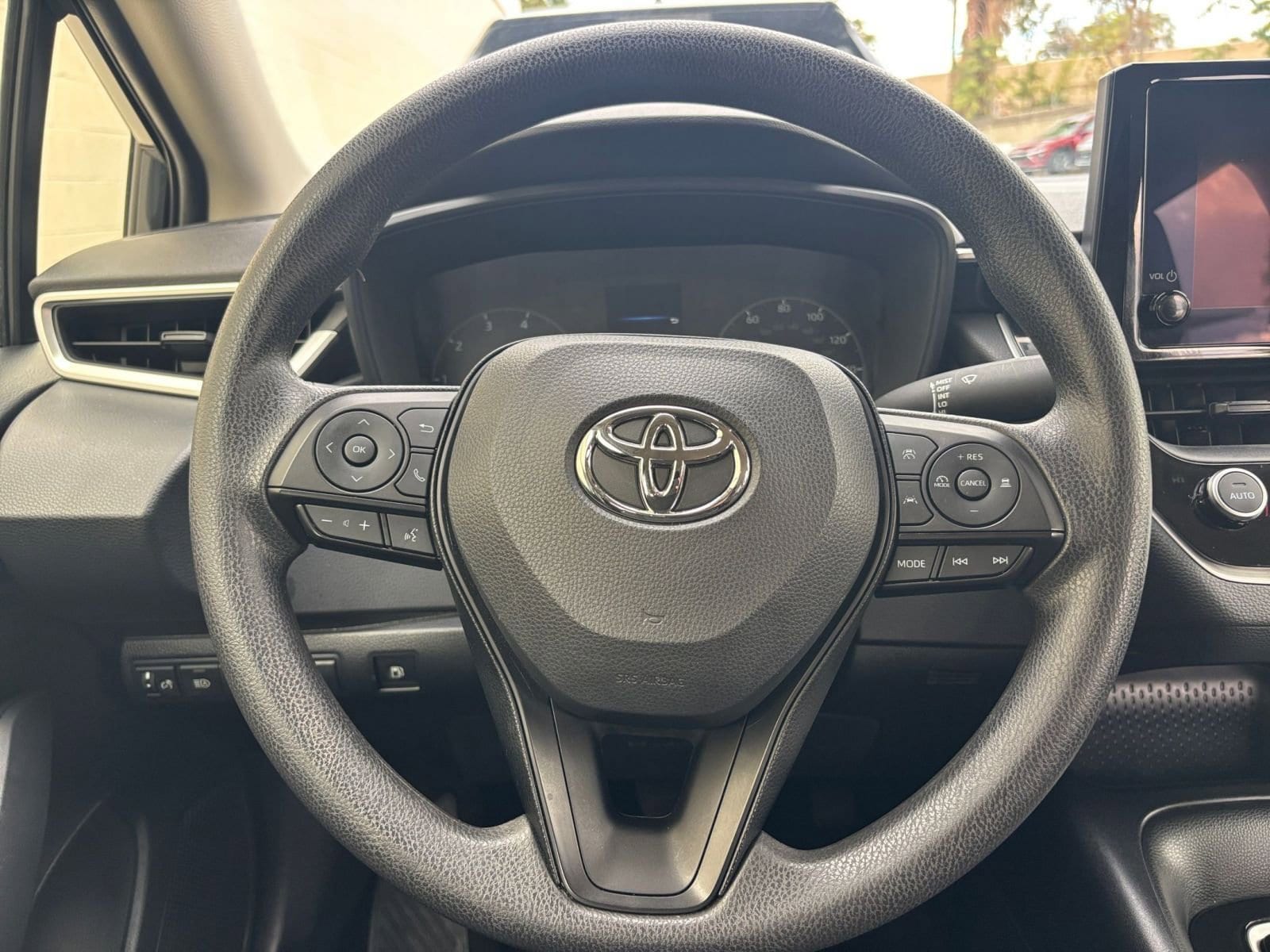 Thumbnail: 2025 Toyota Corolla - 28