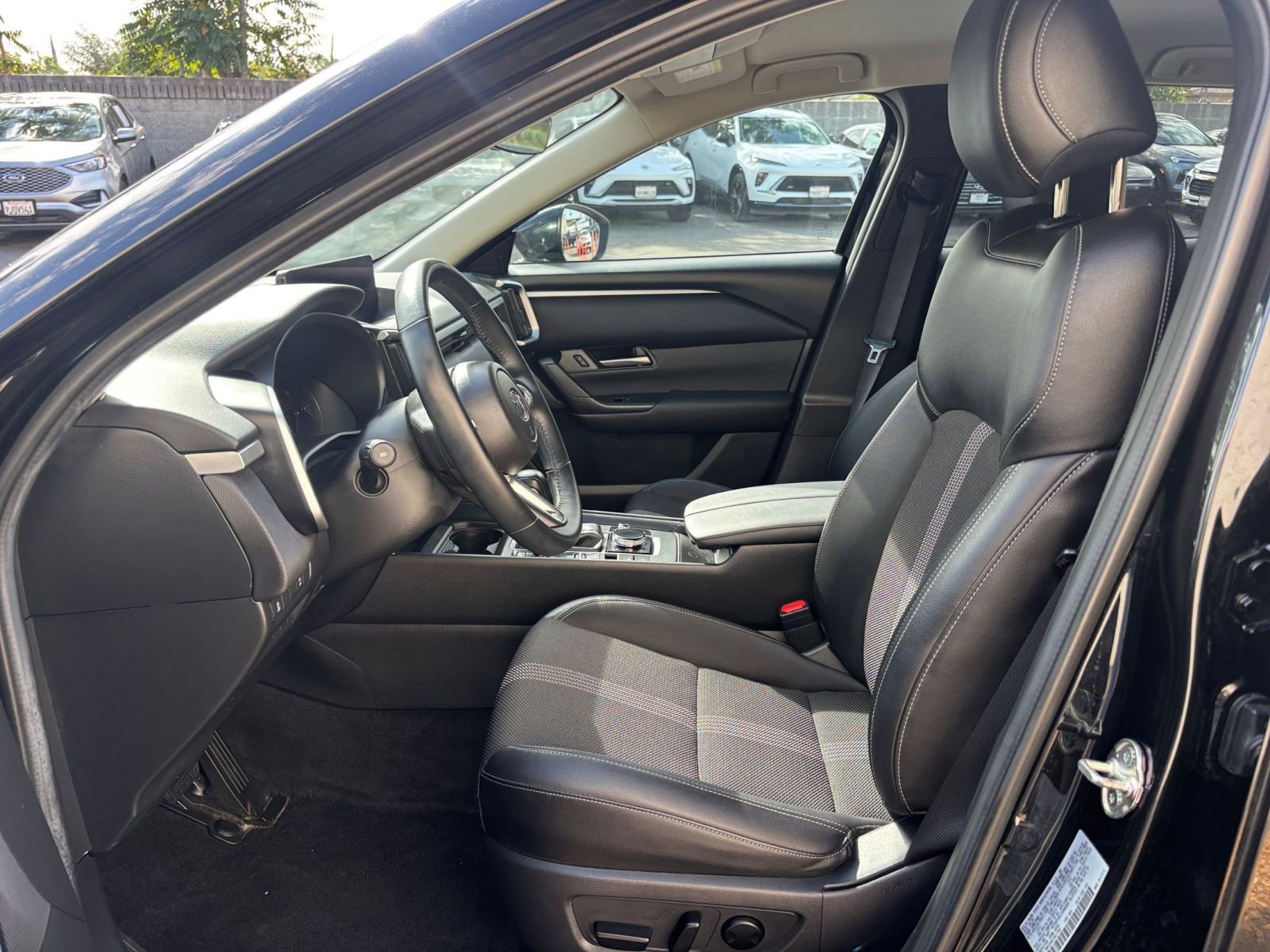 Thumbnail: 2025 Mazda CX-50 - 27