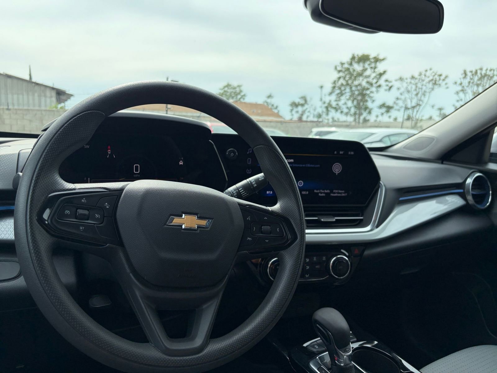 Thumbnail: 2025 Chevrolet Trax - 34