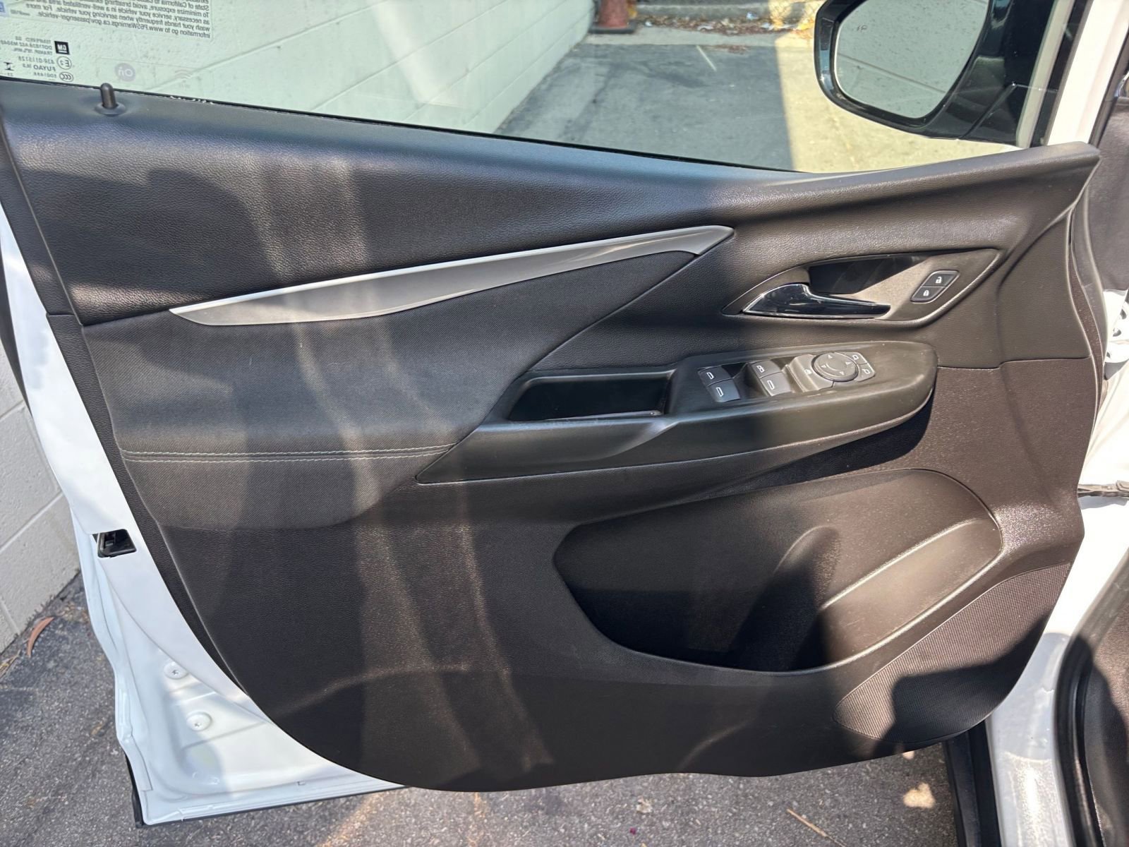 Thumbnail: 2023 Chevrolet Bolt EV - 25