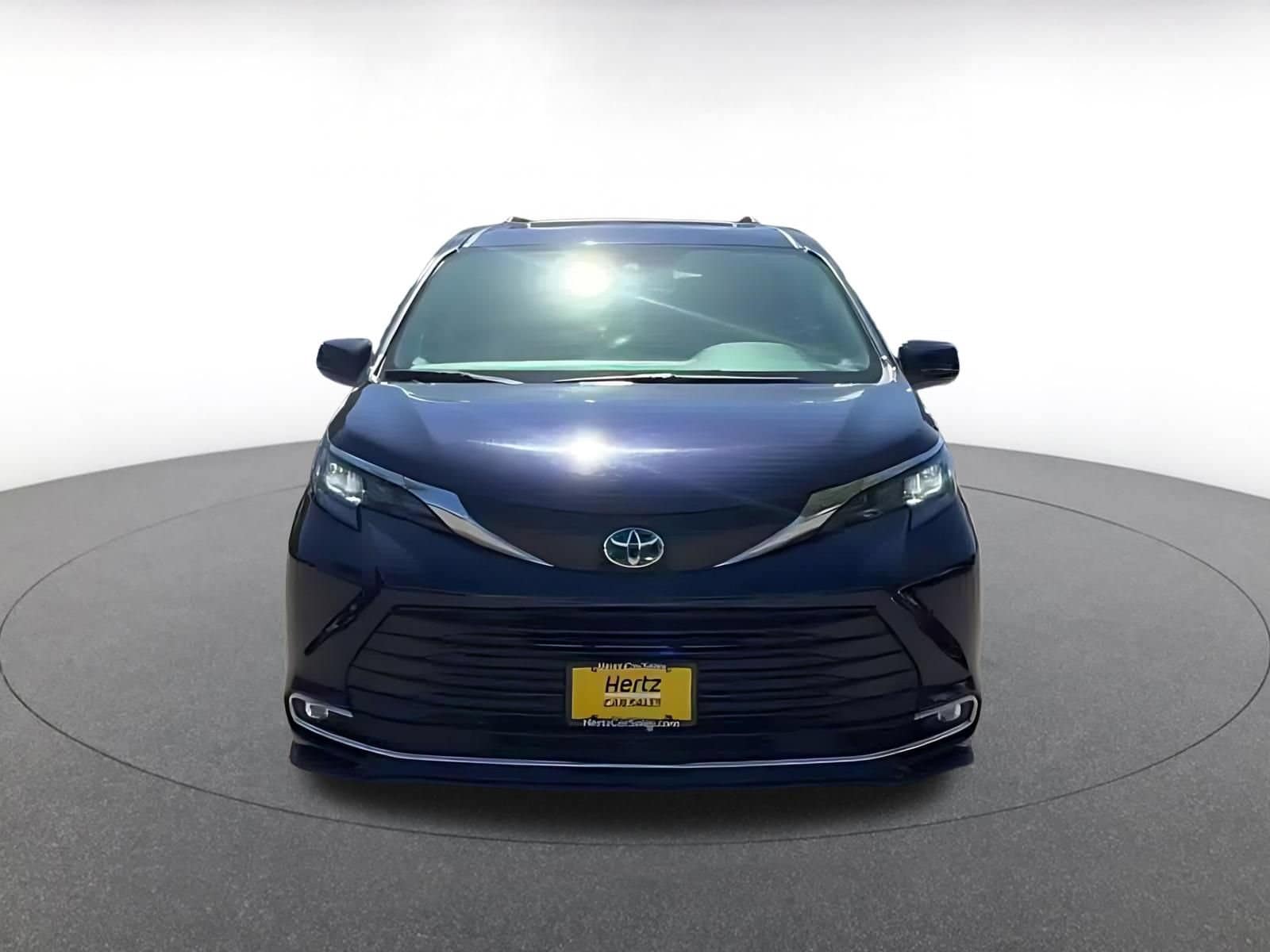 Thumbnail: 2024 Toyota Sienna - 4