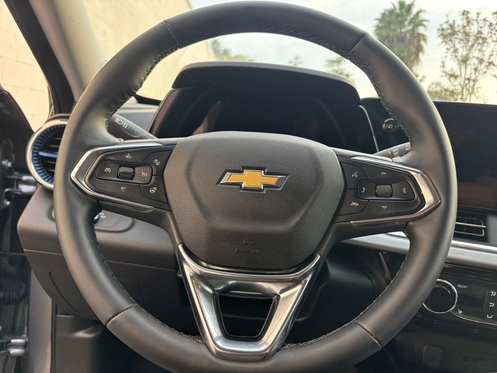 Thumbnail: 2025 Chevrolet Trax - 28