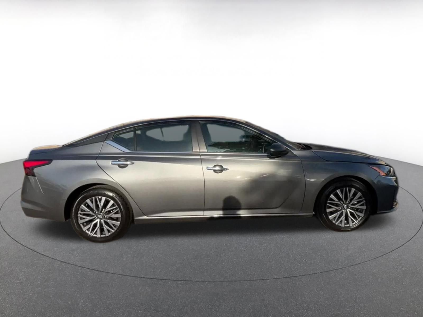 Thumbnail: 2025 Nissan Altima - 16