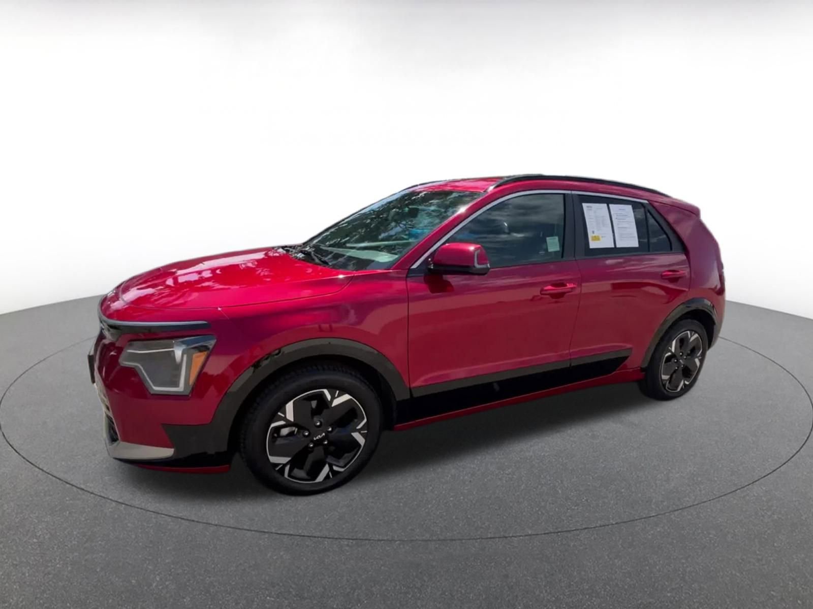 Thumbnail: 2023 Kia Niro - 8