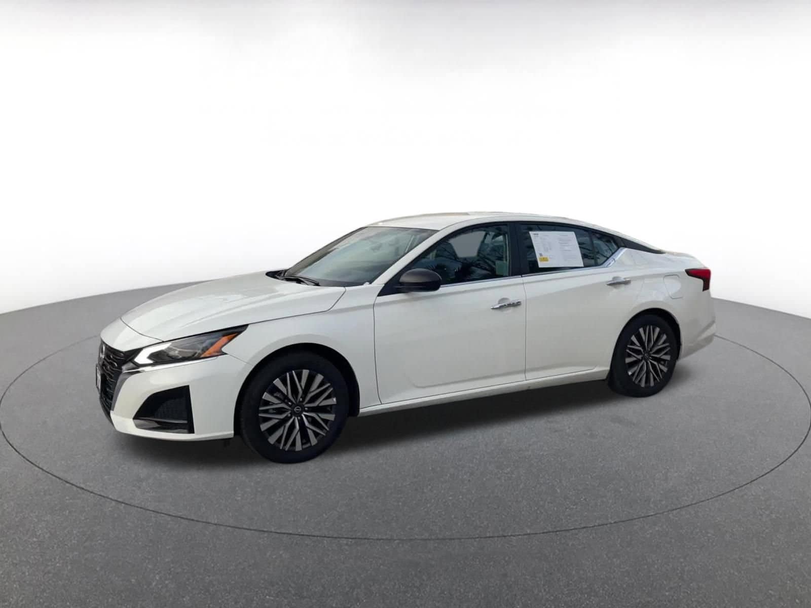 Thumbnail: 2025 Nissan Altima - 8