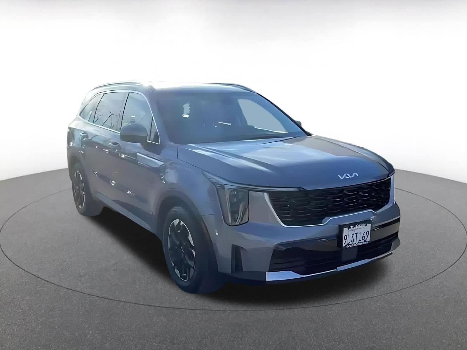 Thumbnail: 2024 Kia Sorento - 3