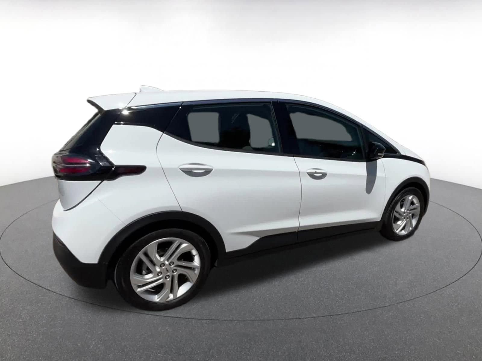 Thumbnail: 2023 Chevrolet Bolt EV - 15