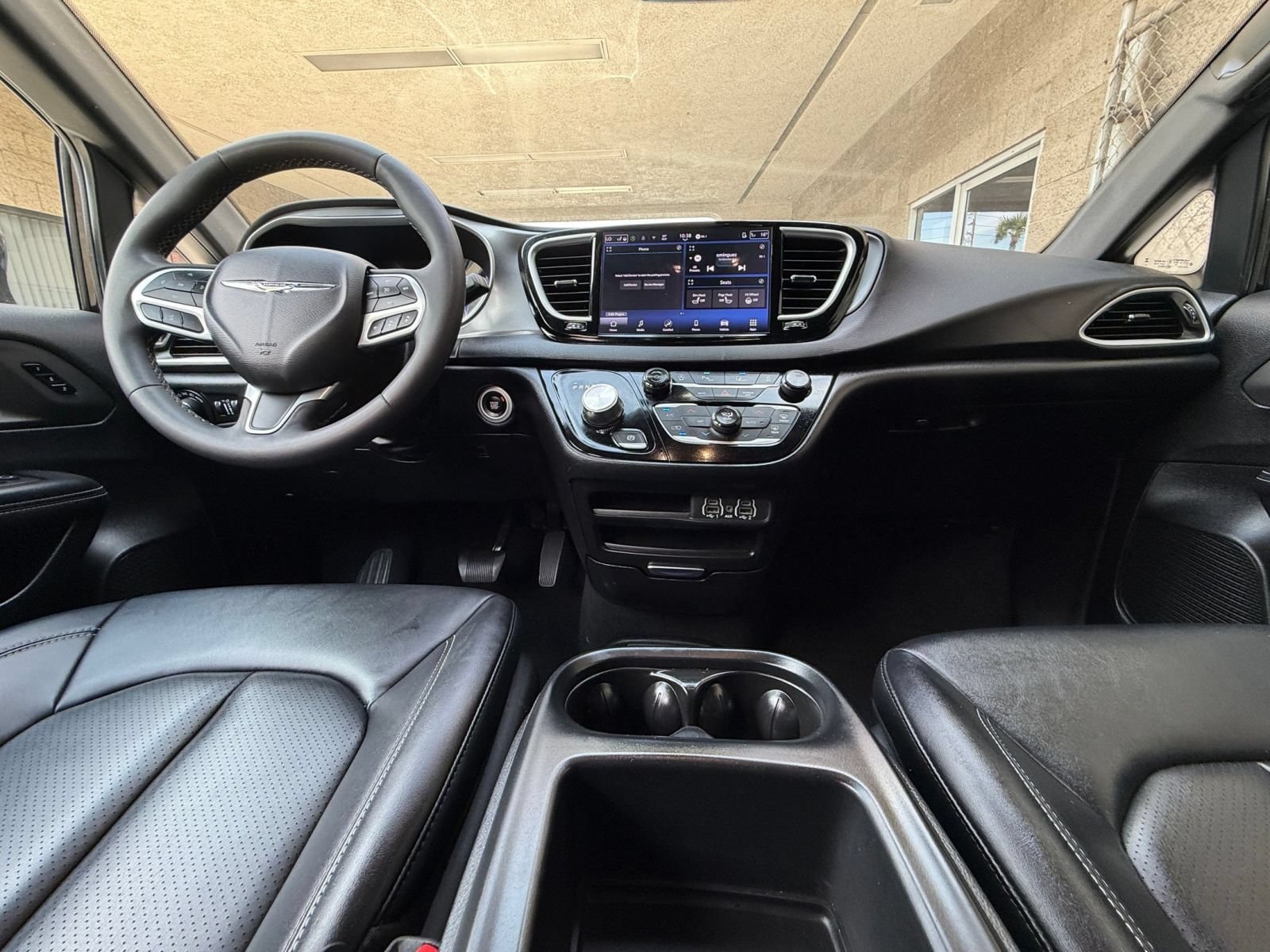 Thumbnail: 2025 Chrysler Pacifica - 35