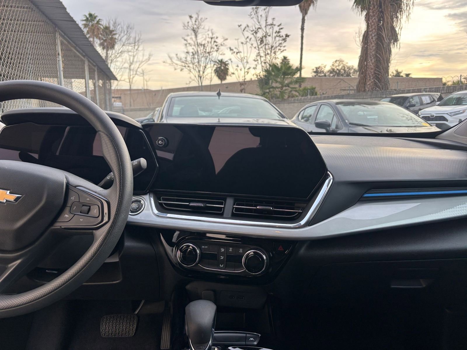 Thumbnail: 2025 Chevrolet Trax - 17