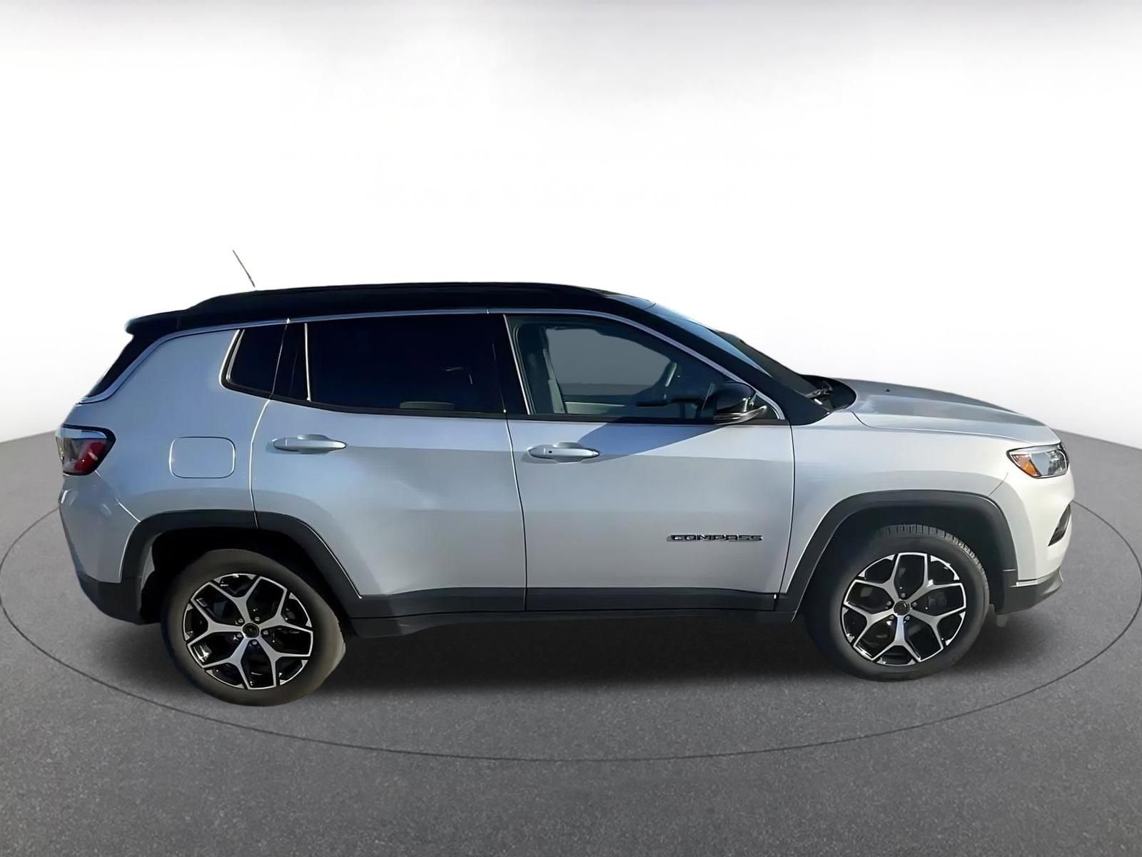 Thumbnail: 2025 Jeep Compass - 16