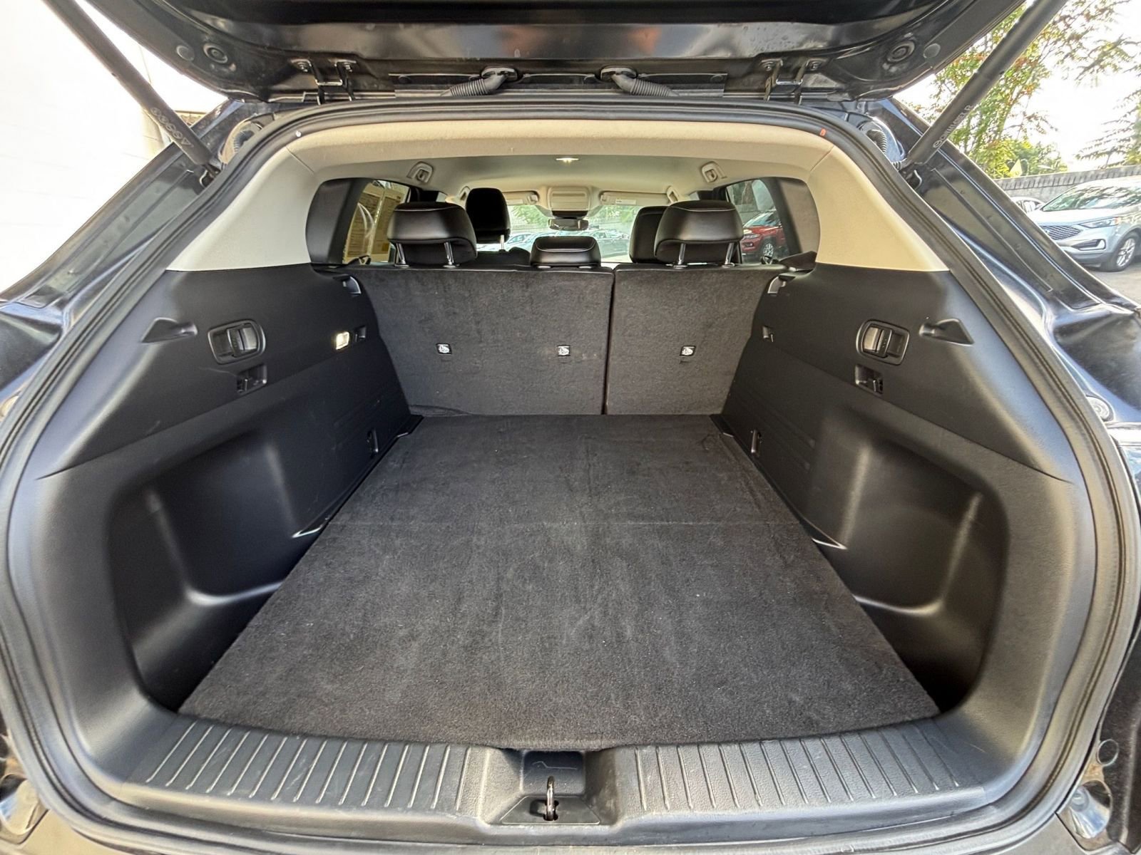 Thumbnail: 2025 Mazda CX-50 - 31