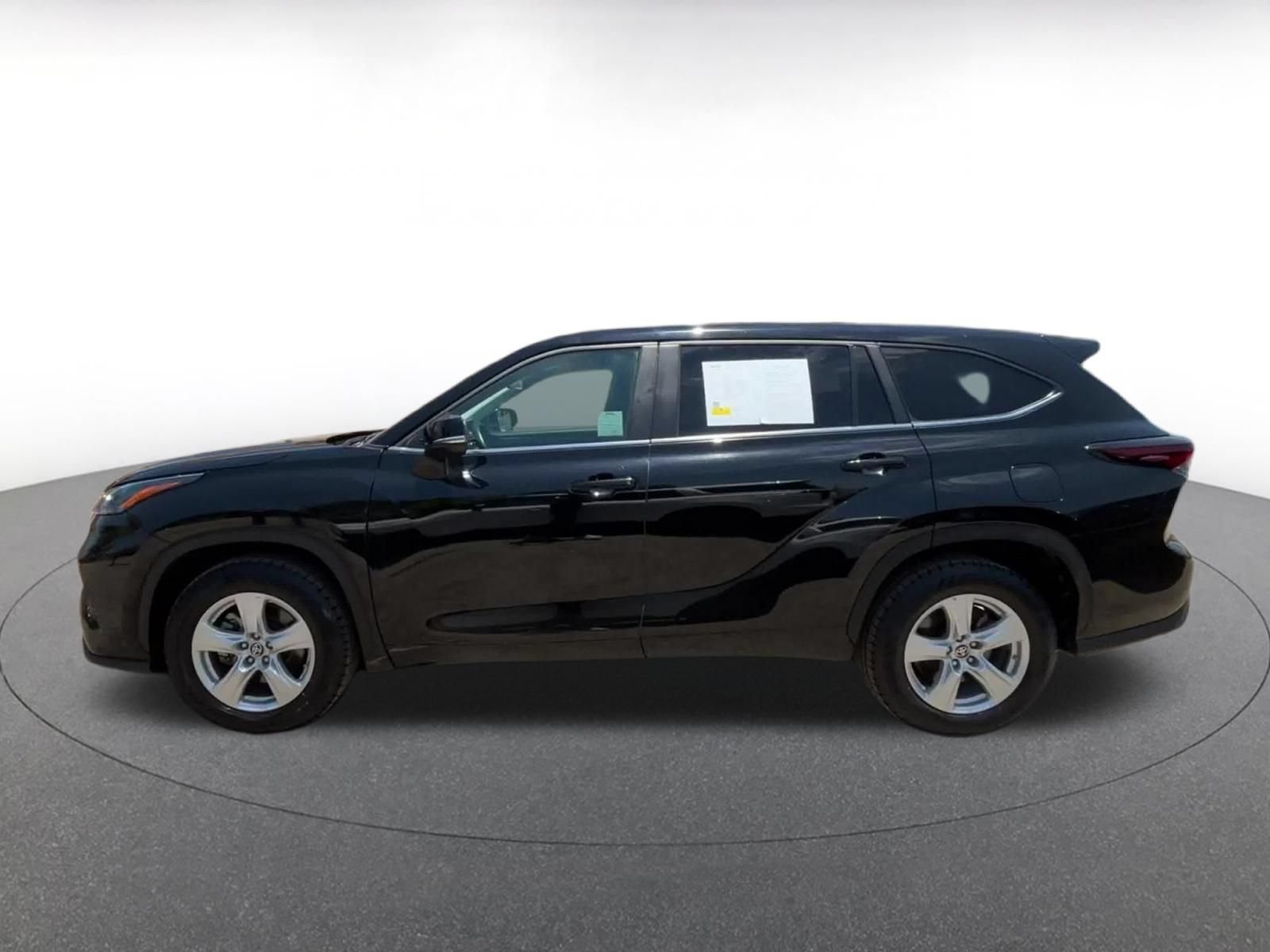 Thumbnail: 2025 Toyota Highlander - 9