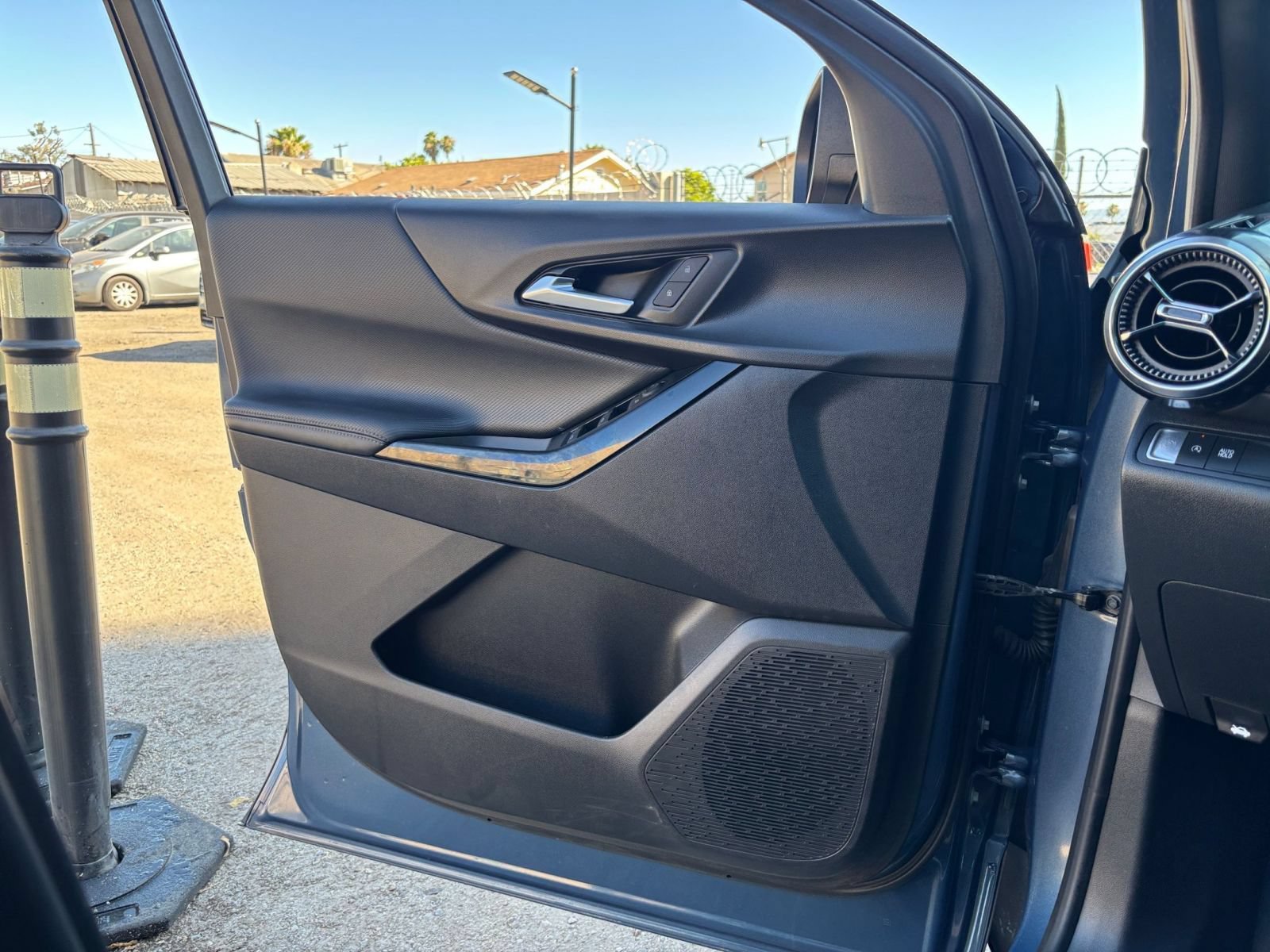 Thumbnail: 2025 Chevrolet Equinox - 18