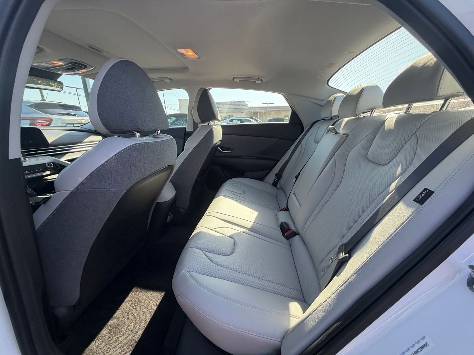 Thumbnail: 2025 Hyundai Elantra - 25