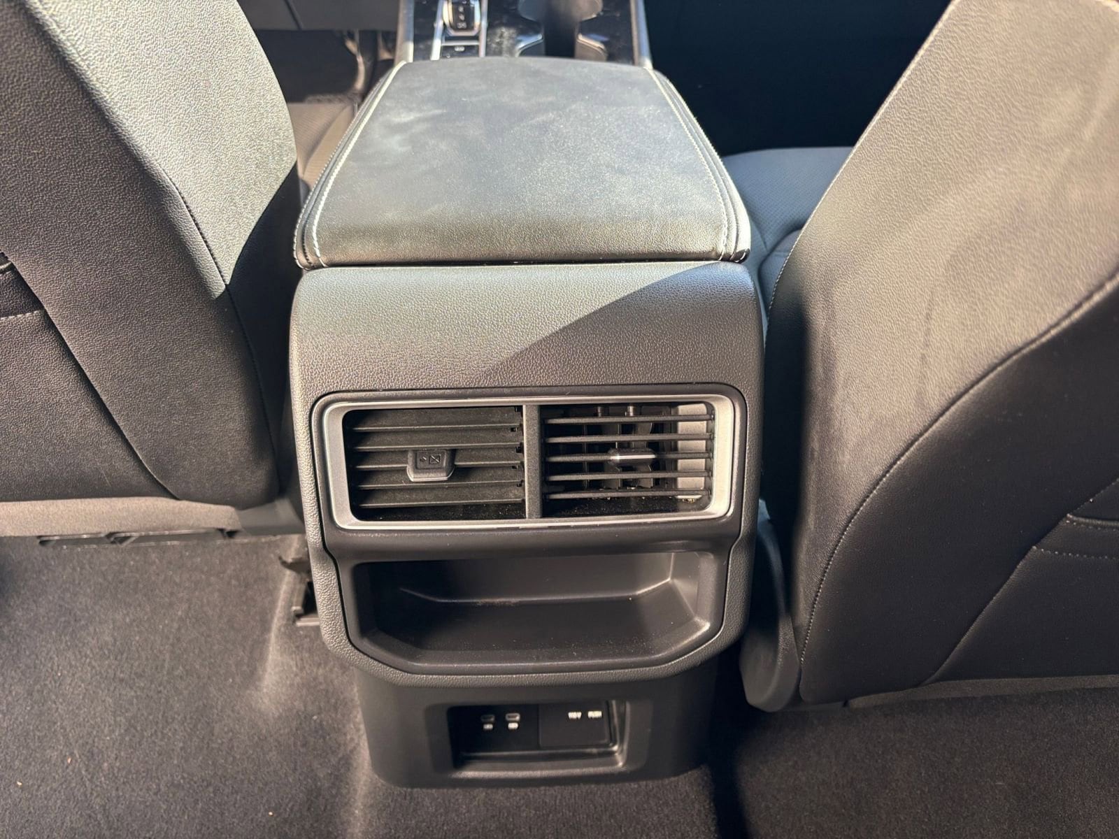 Thumbnail: 2025 Volkswagen Atlas - 24