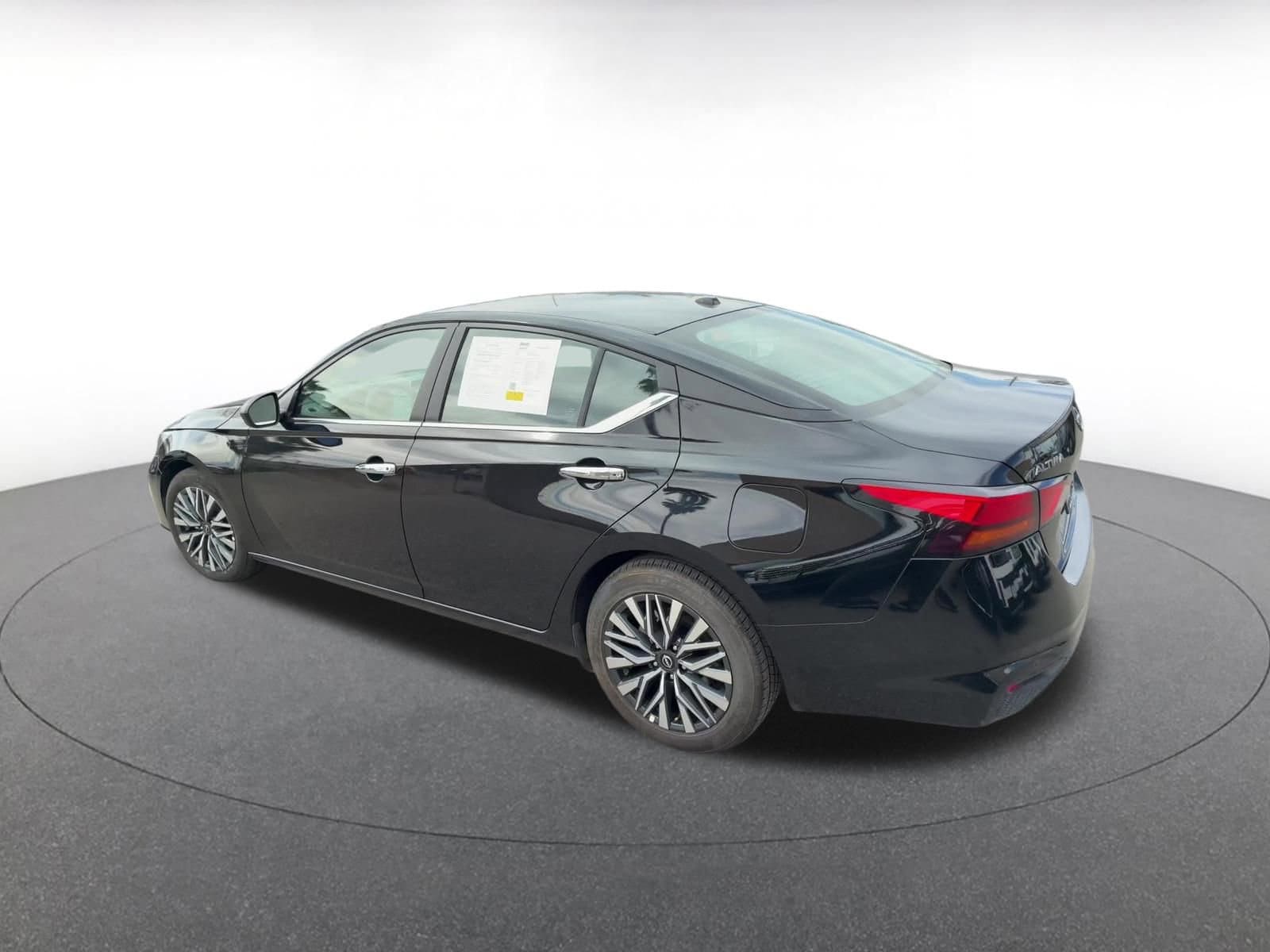 Thumbnail: 2025 Nissan Altima - 10