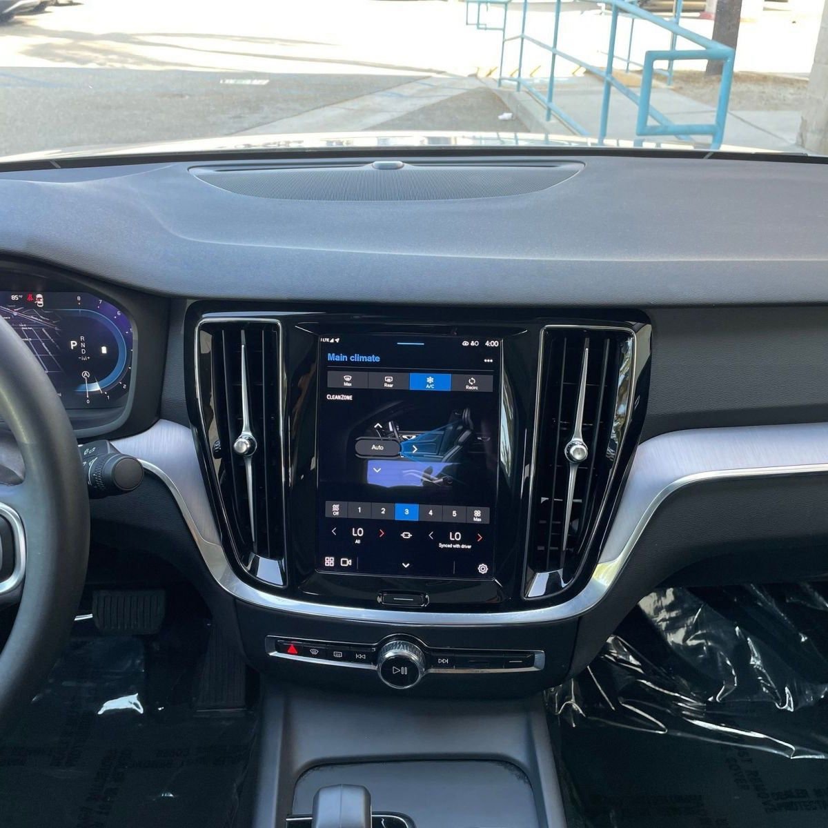 Thumbnail: 2024 Volvo S60 - 18