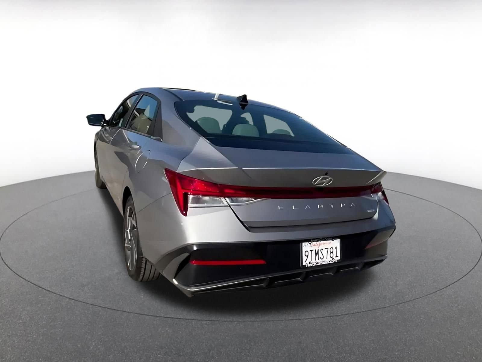 Thumbnail: 2025 Hyundai Elantra - 11