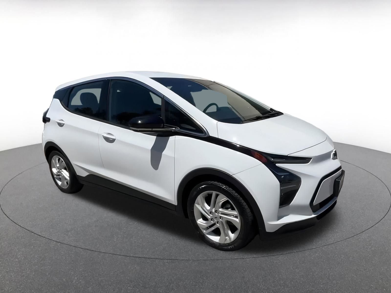 Thumbnail: 2023 Chevrolet Bolt EV - 2