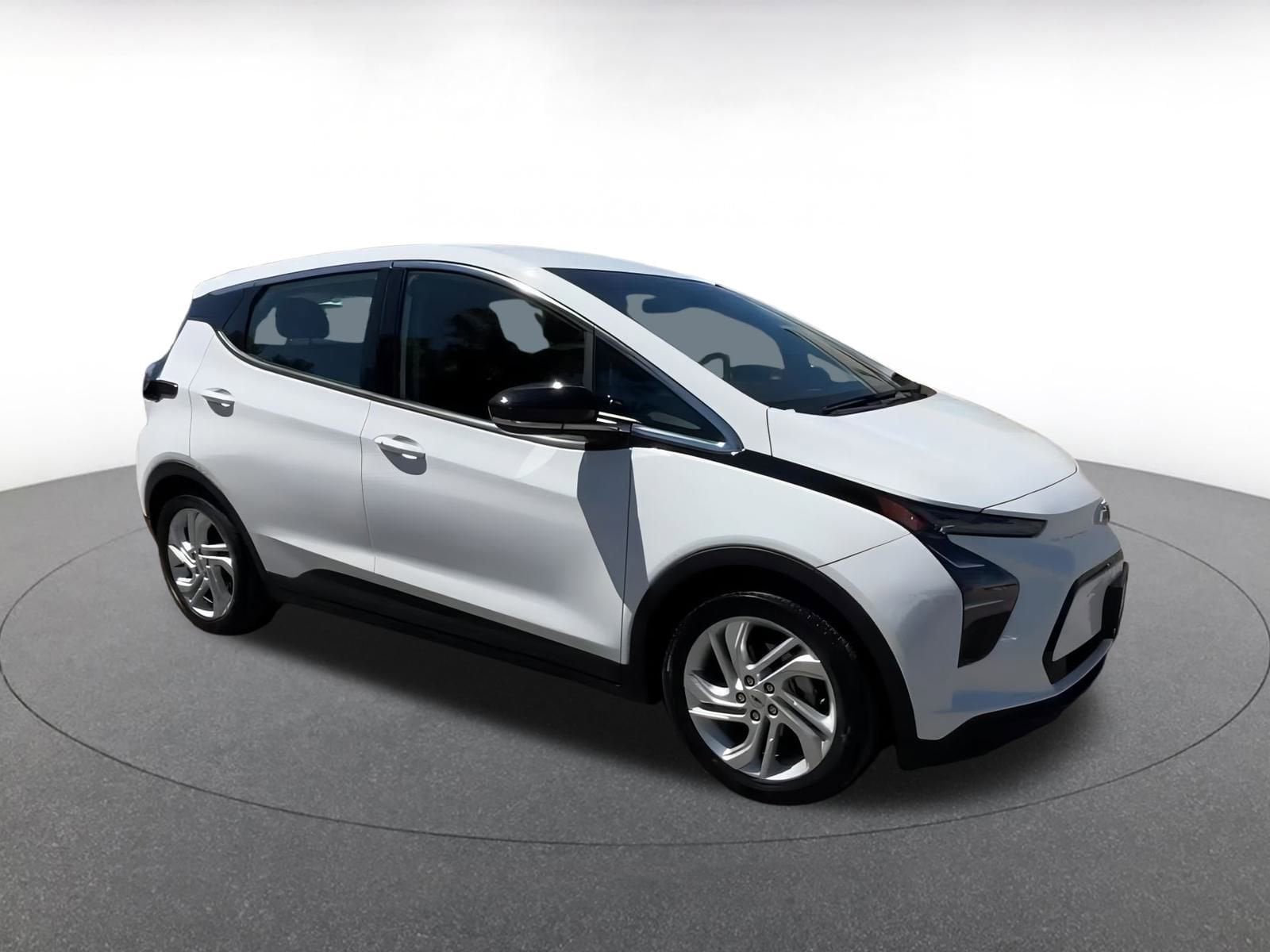 Thumbnail: 2023 Chevrolet Bolt EV - 2