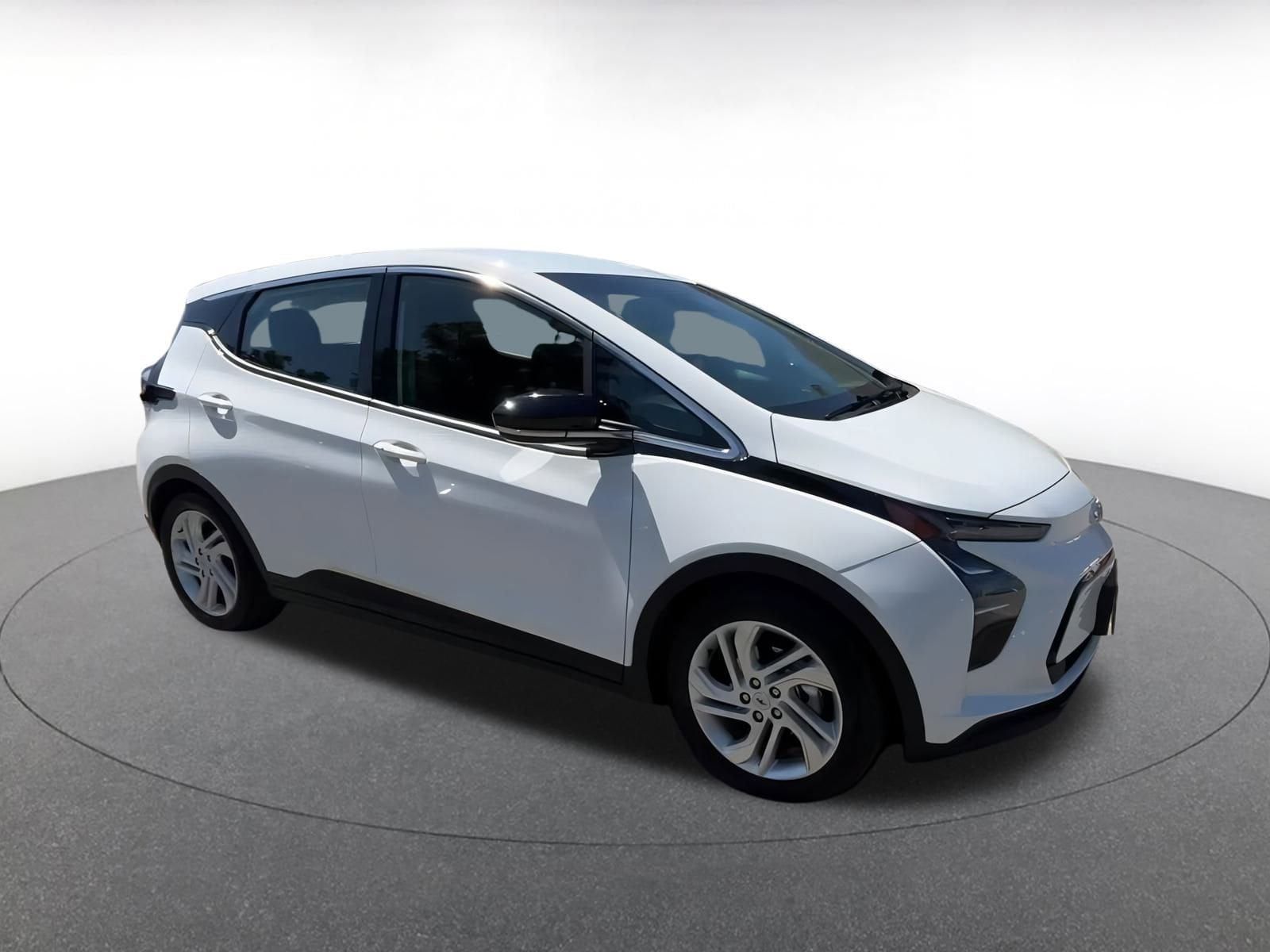 Thumbnail: 2023 Chevrolet Bolt EV - 2