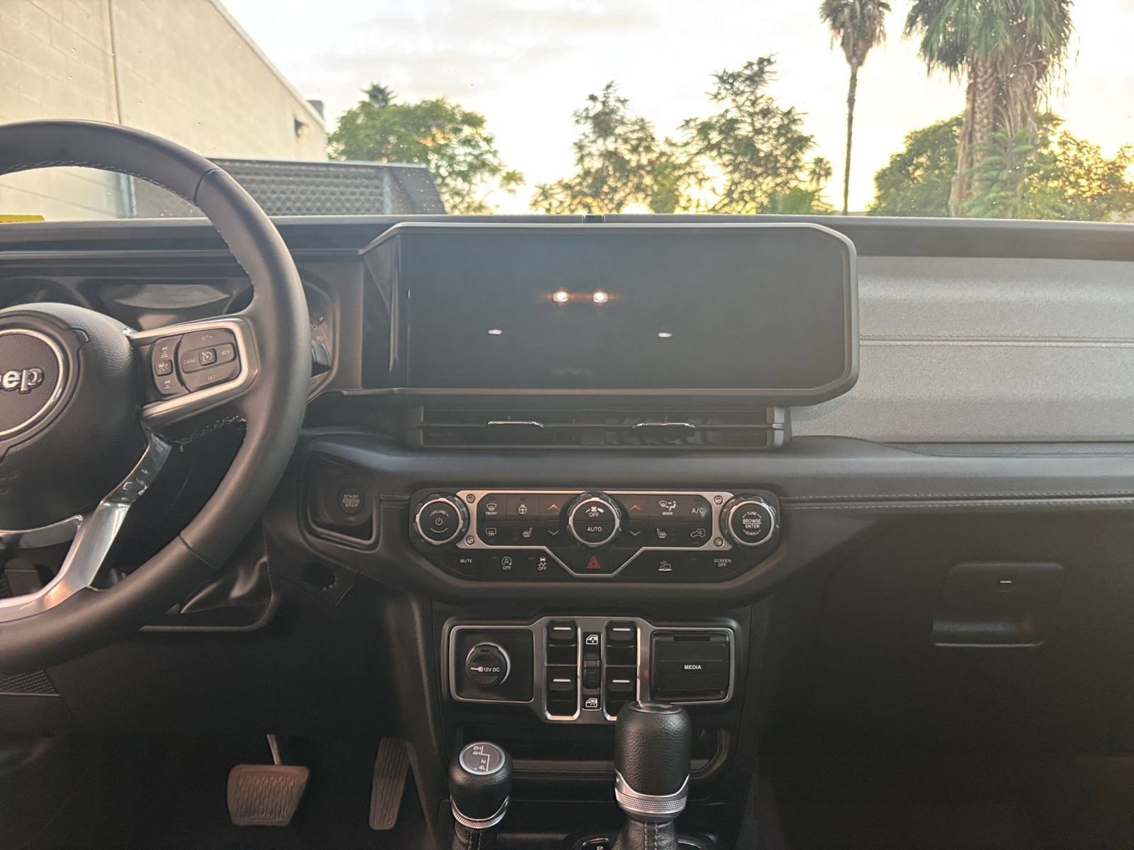 Thumbnail: 2025 Jeep Wrangler - 18