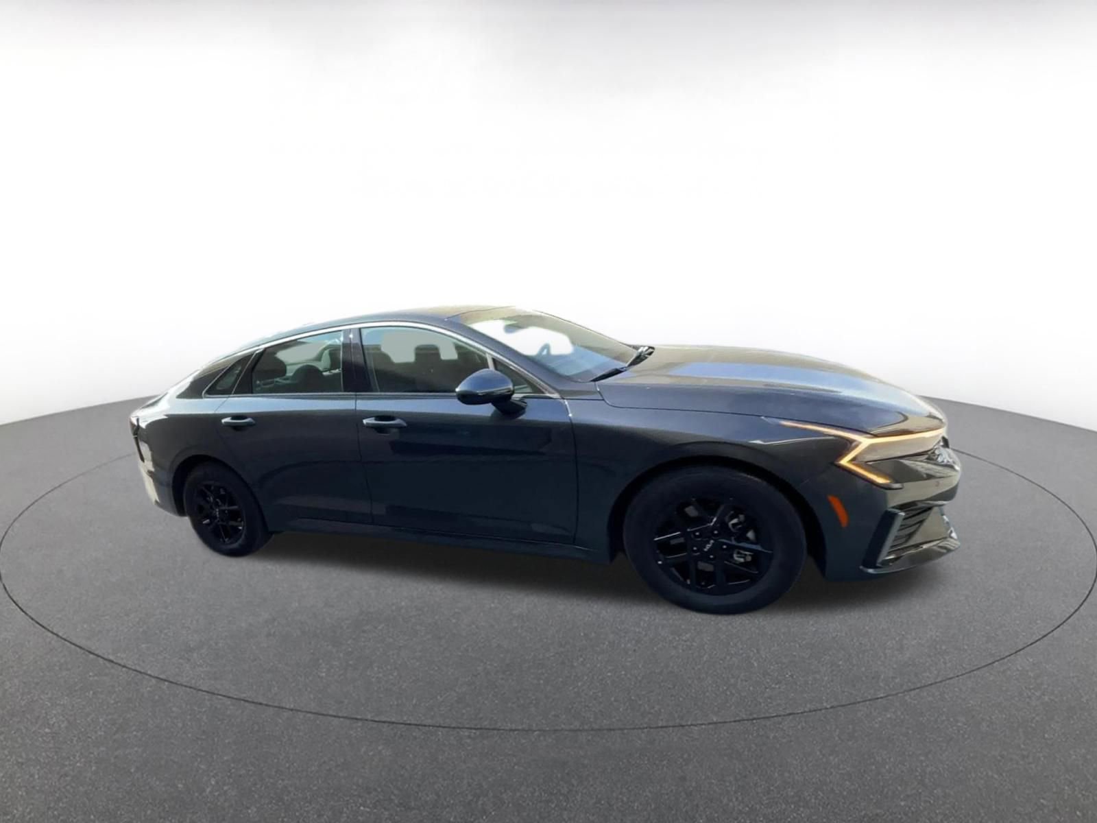 Thumbnail: 2025 Kia K5 - 2