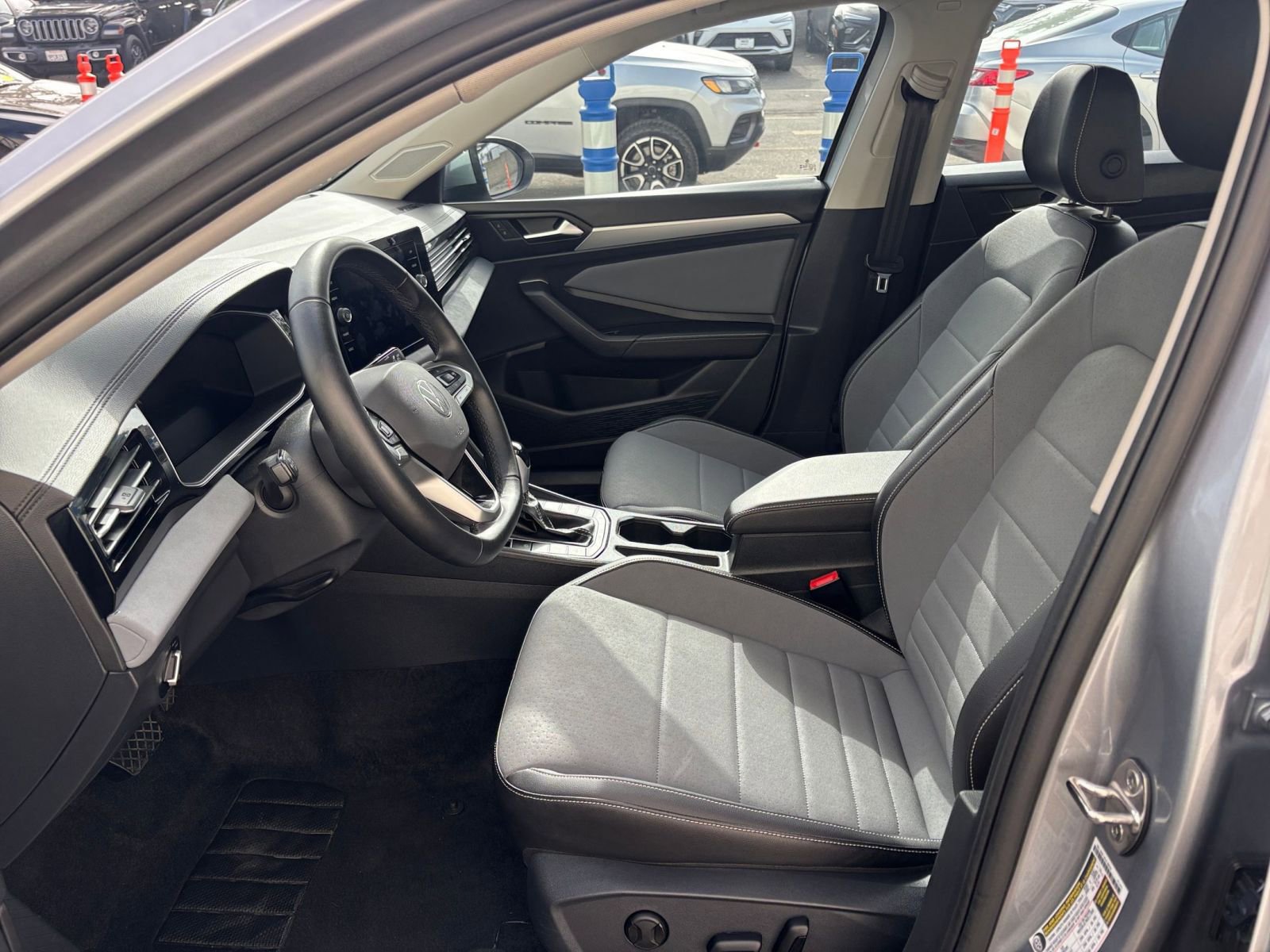 Thumbnail: 2025 Volkswagen Jetta - 27