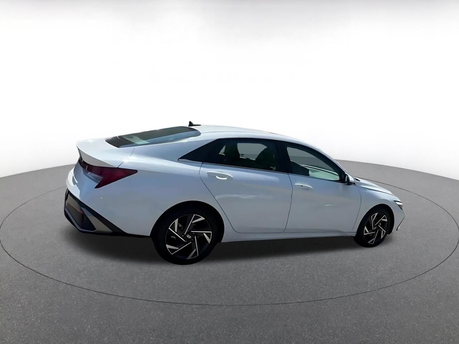 Thumbnail: 2025 Hyundai Elantra - 15