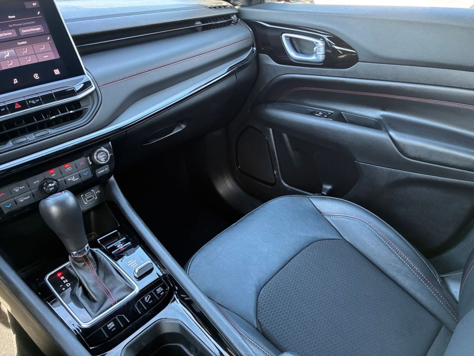 Thumbnail: 2025 Jeep Compass - 35