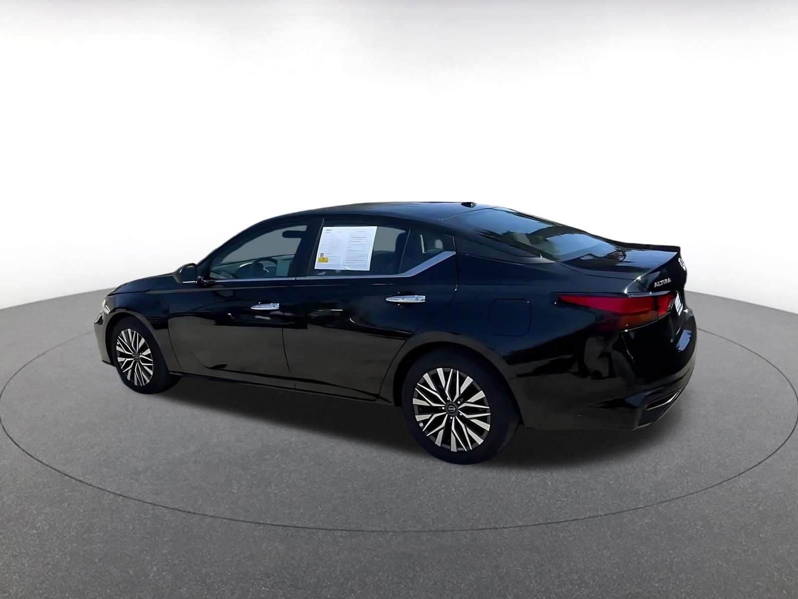 Thumbnail: 2025 Nissan Altima - 10