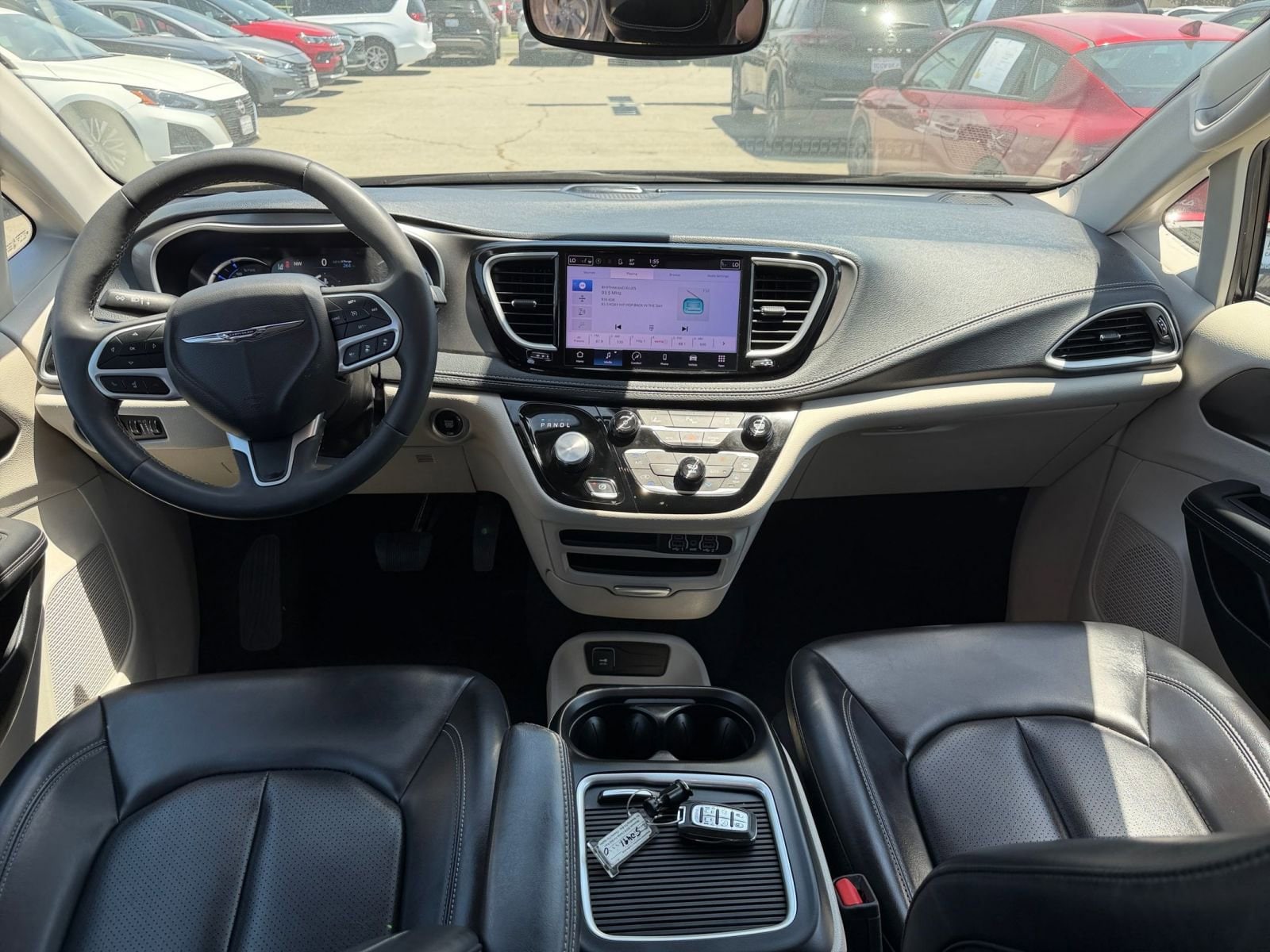 Thumbnail: 2023 Chrysler Pacifica - 35