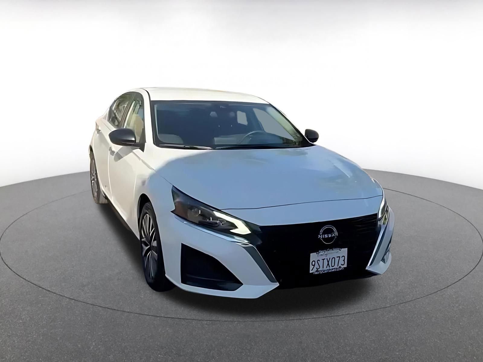 Thumbnail: 2025 Nissan Altima - 3