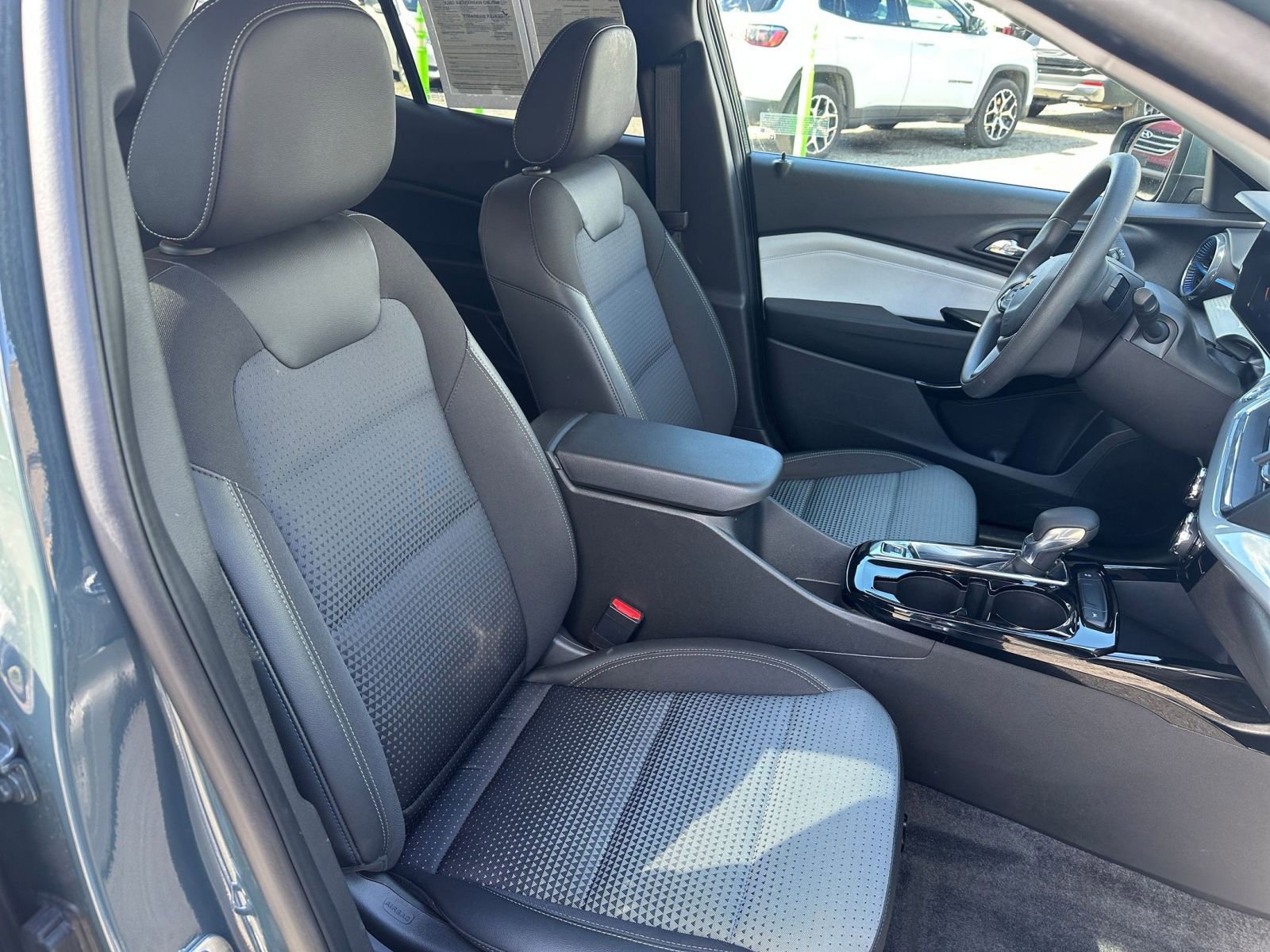 Thumbnail: 2025 Chevrolet Trax - 35