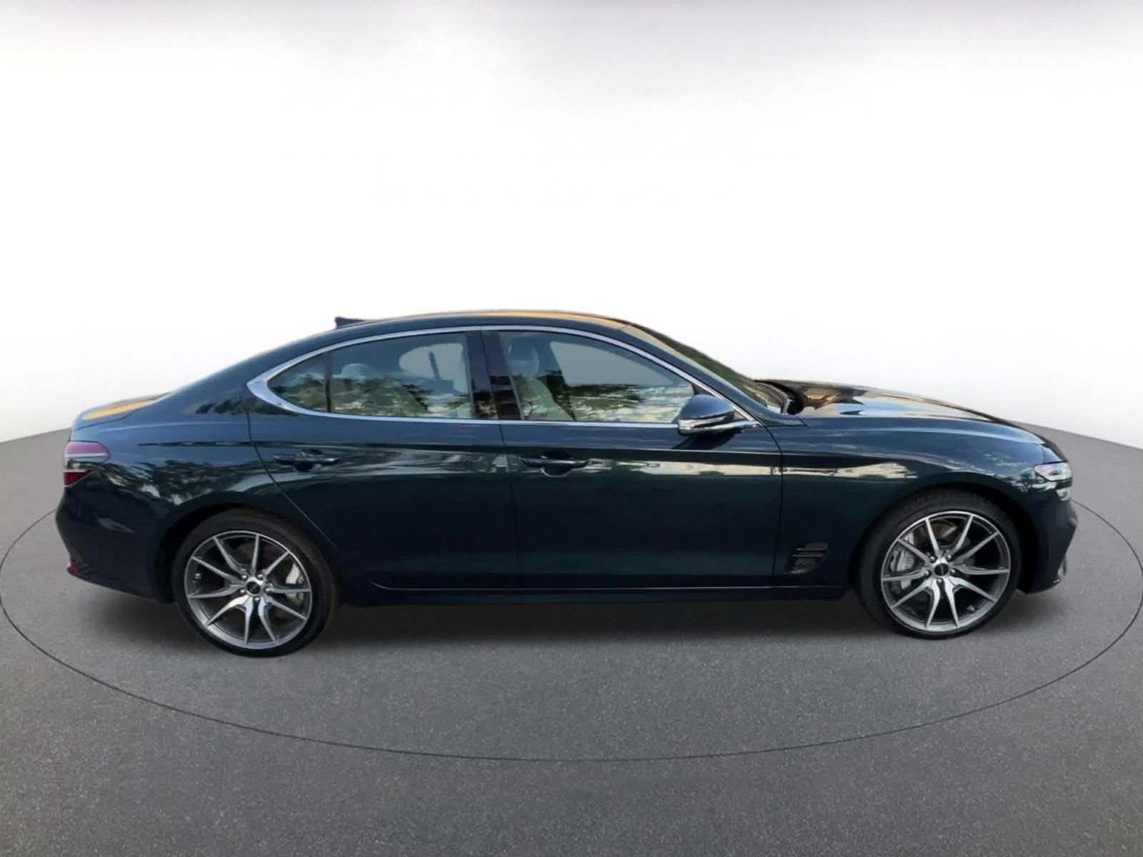 Thumbnail: 2025 Genesis G70 - 16