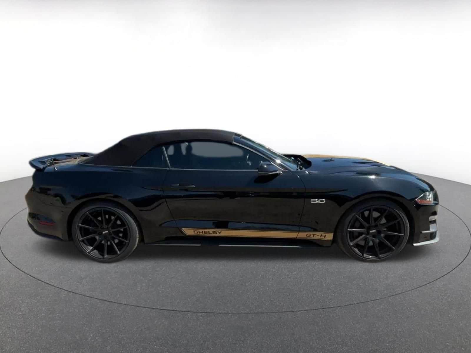 Thumbnail: 2022 Ford Mustang - 8