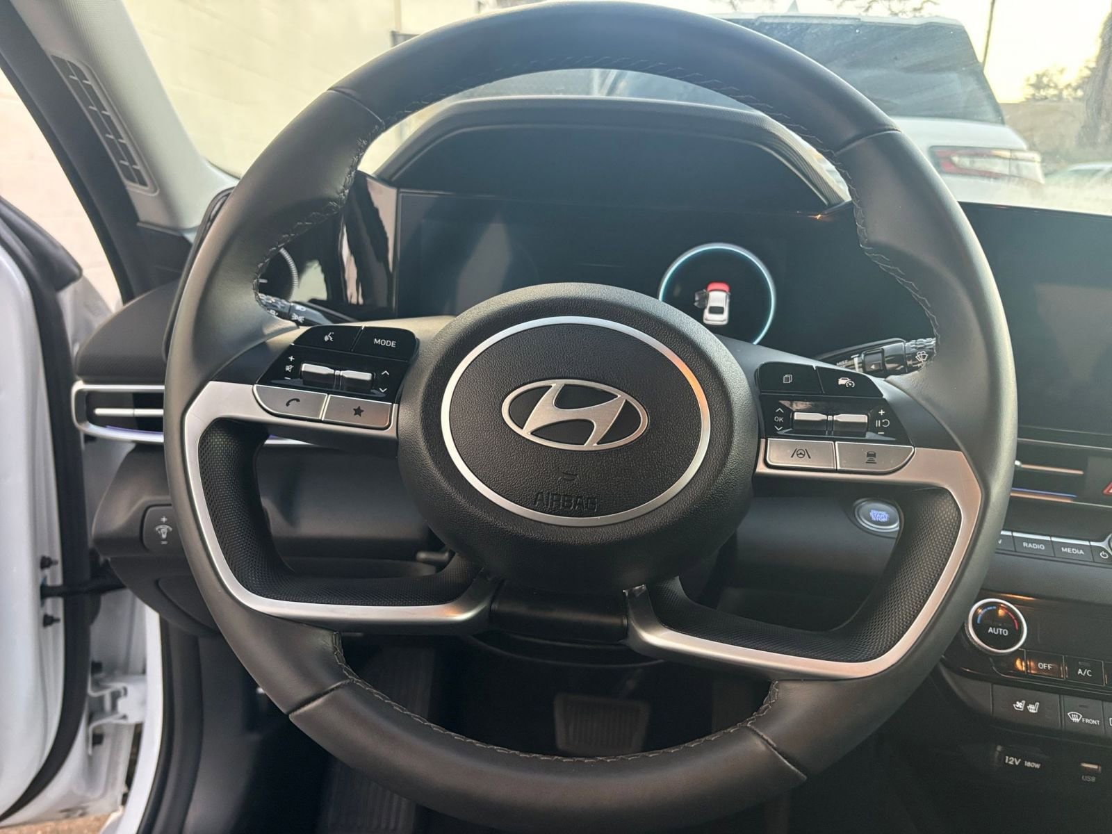 Thumbnail: 2025 Hyundai Elantra - 28