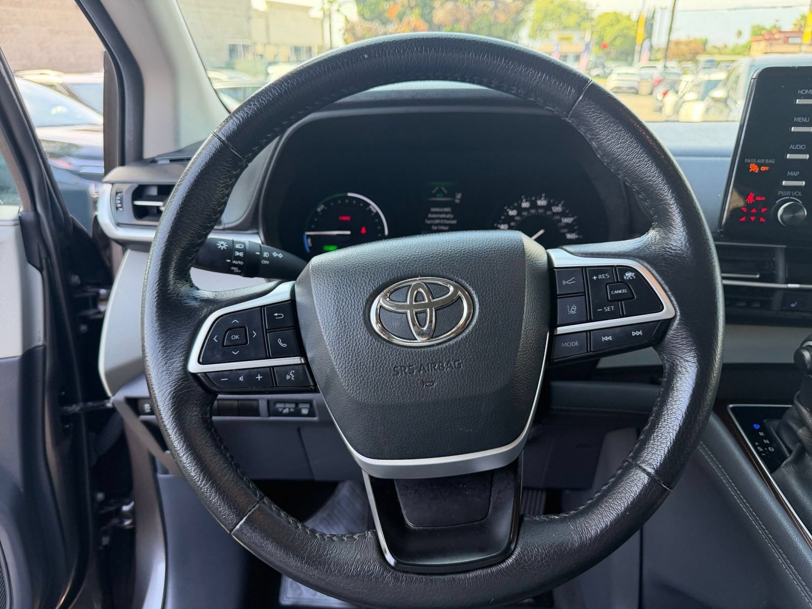 Thumbnail: 2024 Toyota Sienna - 28