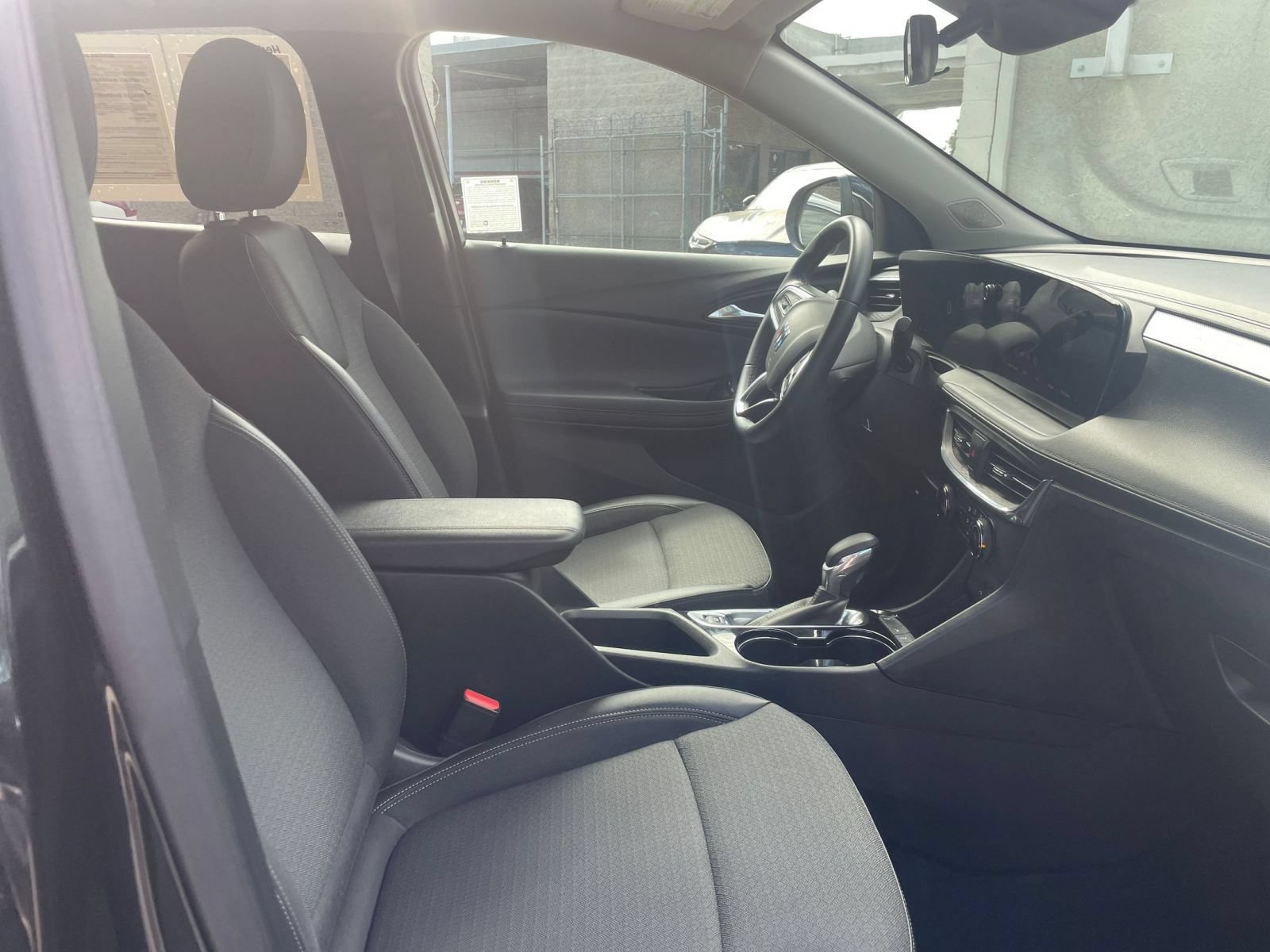 Thumbnail: 2025 Buick Encore GX - 34