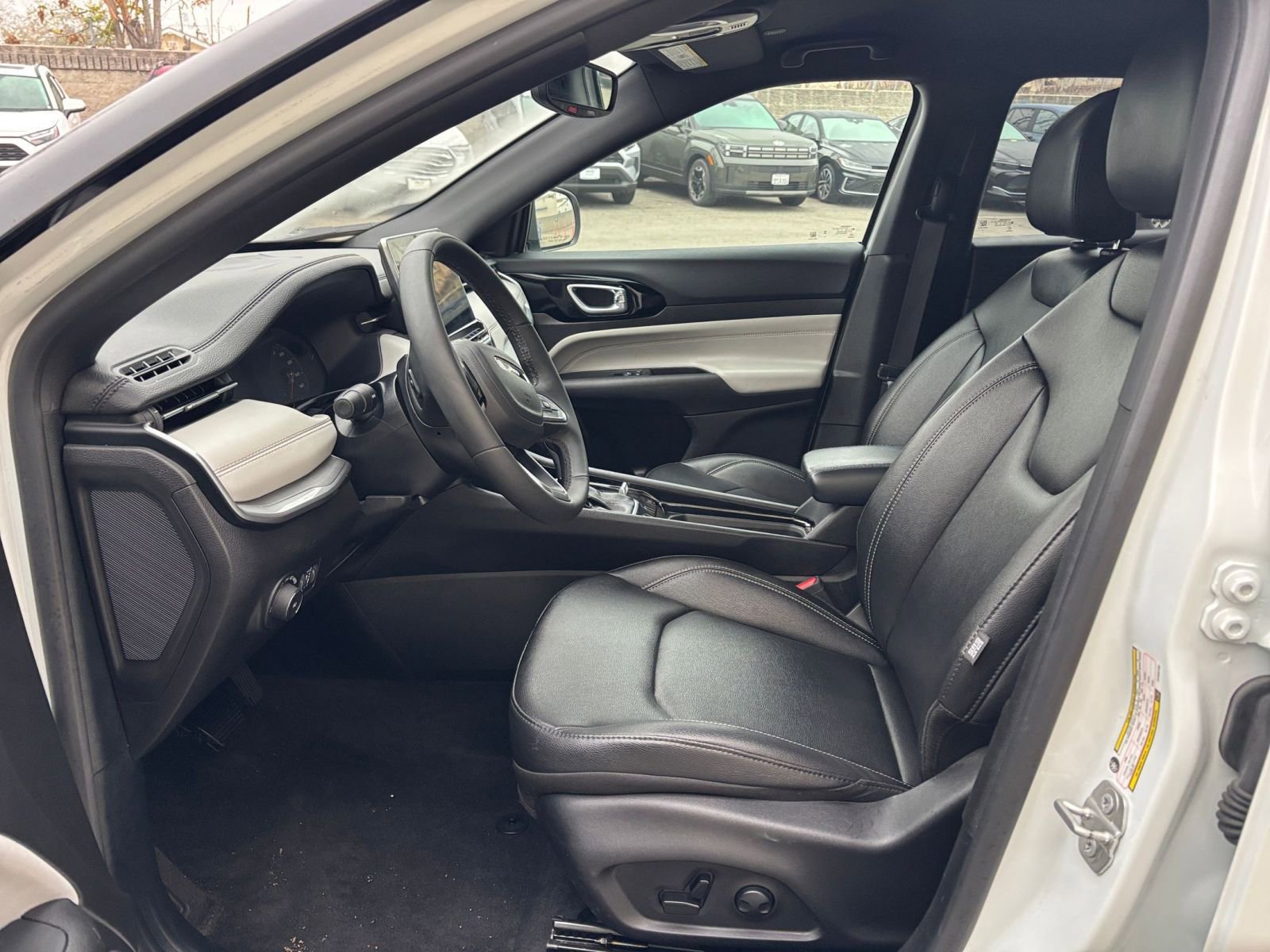 Thumbnail: 2025 Jeep Compass - 27