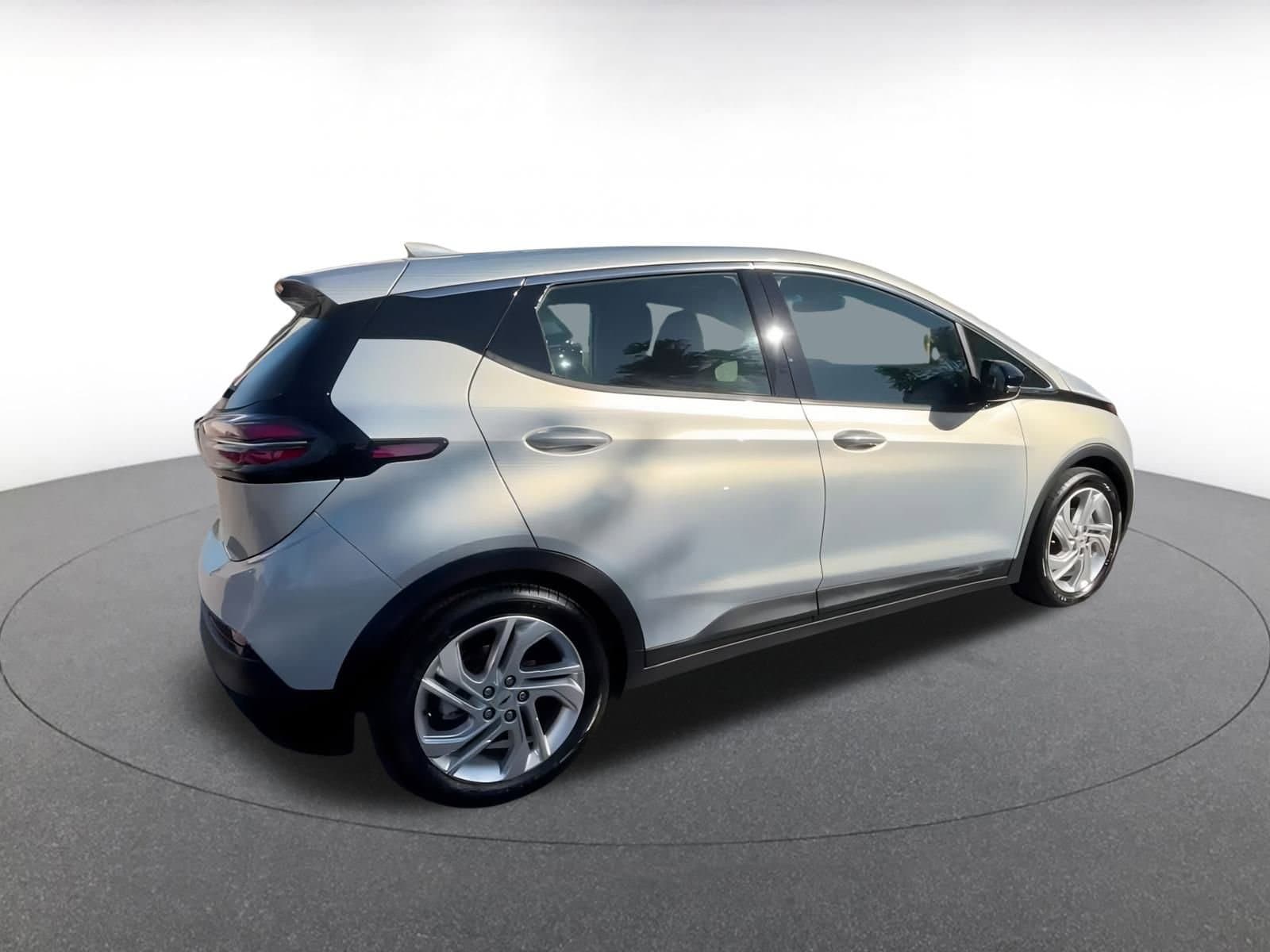Thumbnail: 2023 Chevrolet Bolt EV - 15