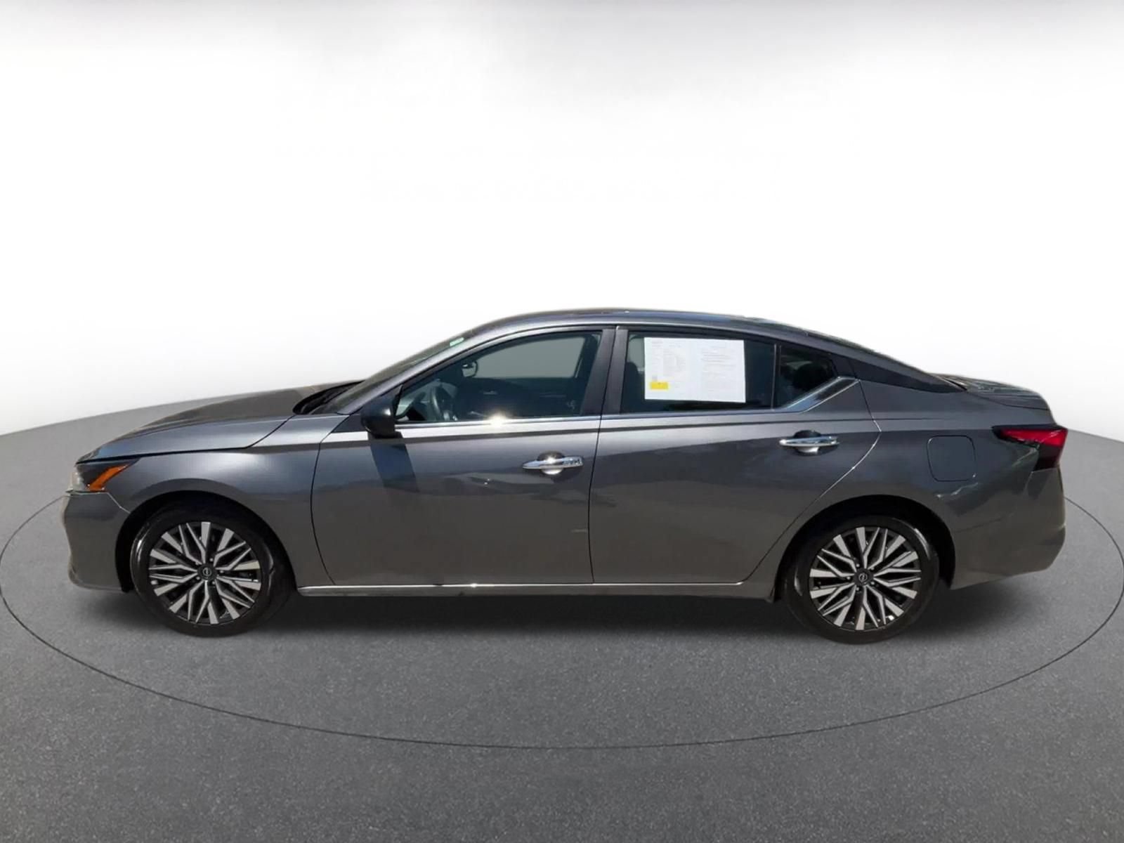 Thumbnail: 2025 Nissan Altima - 9