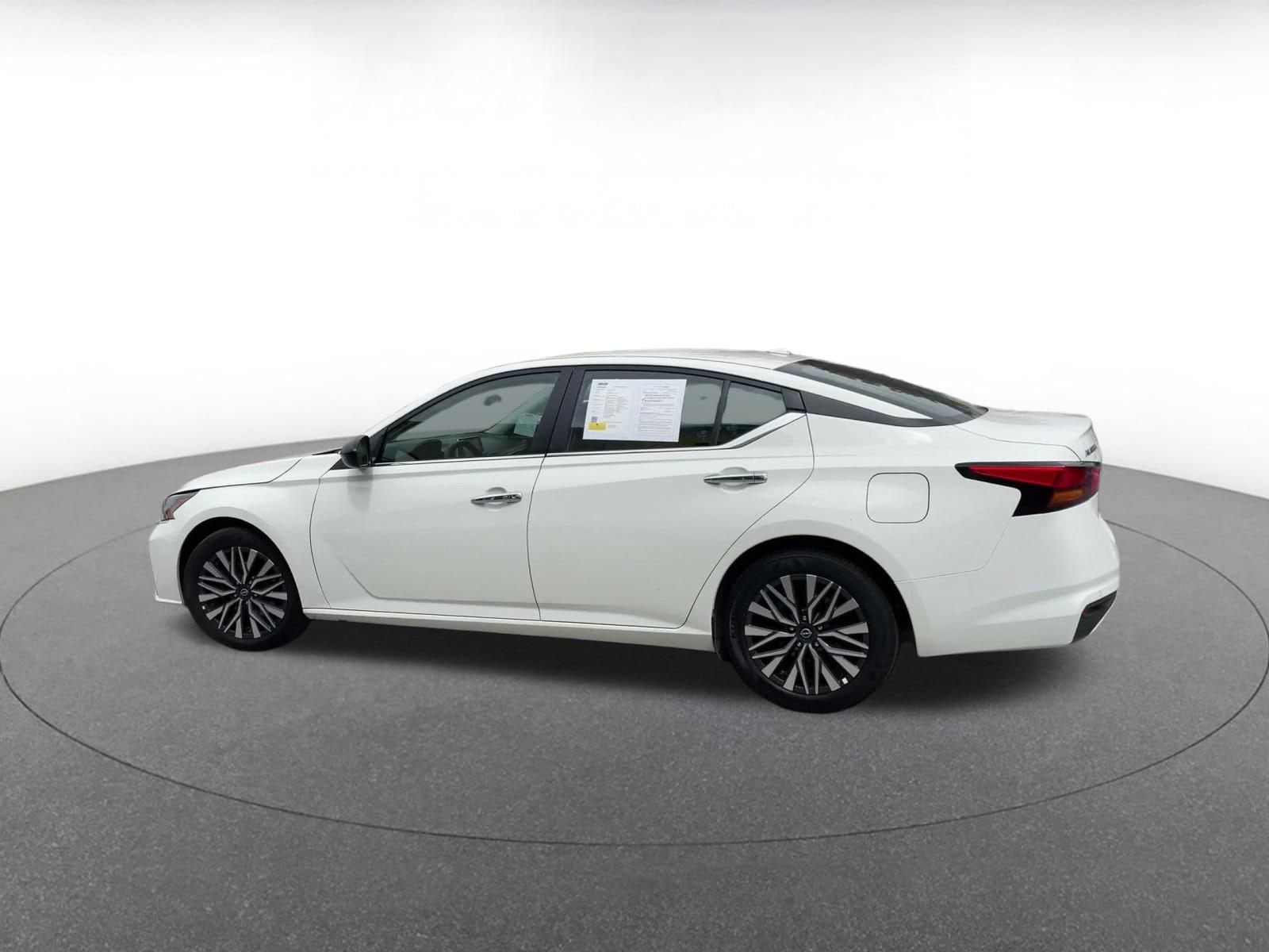 Thumbnail: 2025 Nissan Altima - 10