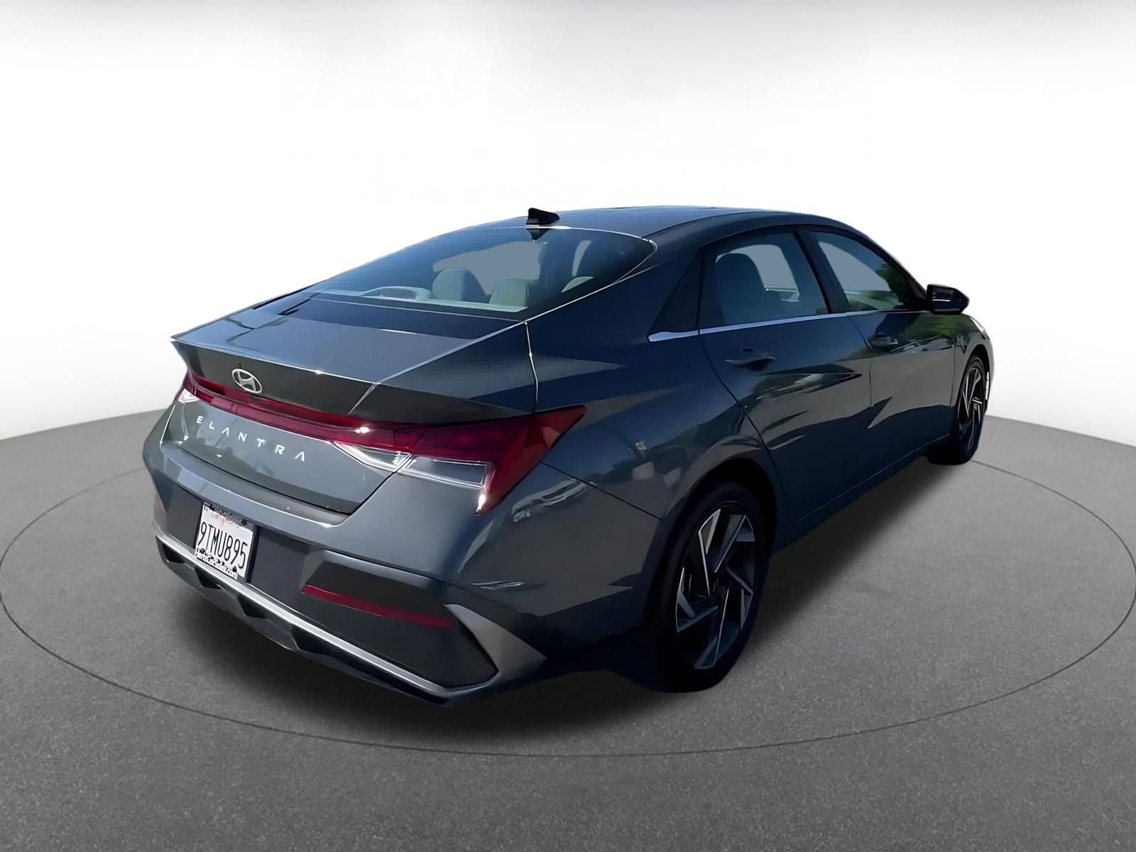 Thumbnail: 2025 Hyundai Elantra - 11