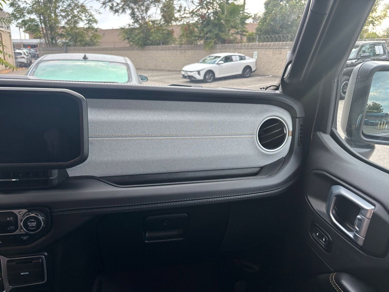 Thumbnail: 2025 Jeep Wrangler - 35